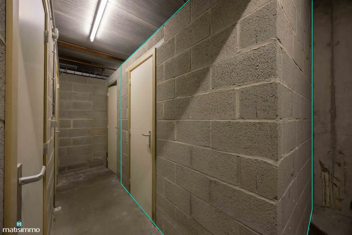 INSTAPKLAAR DUPLEXAPPARTEMENT MET GARAGEBOX EN KELDERBERGING NABIJ CENTRUM BILZEN foto 12