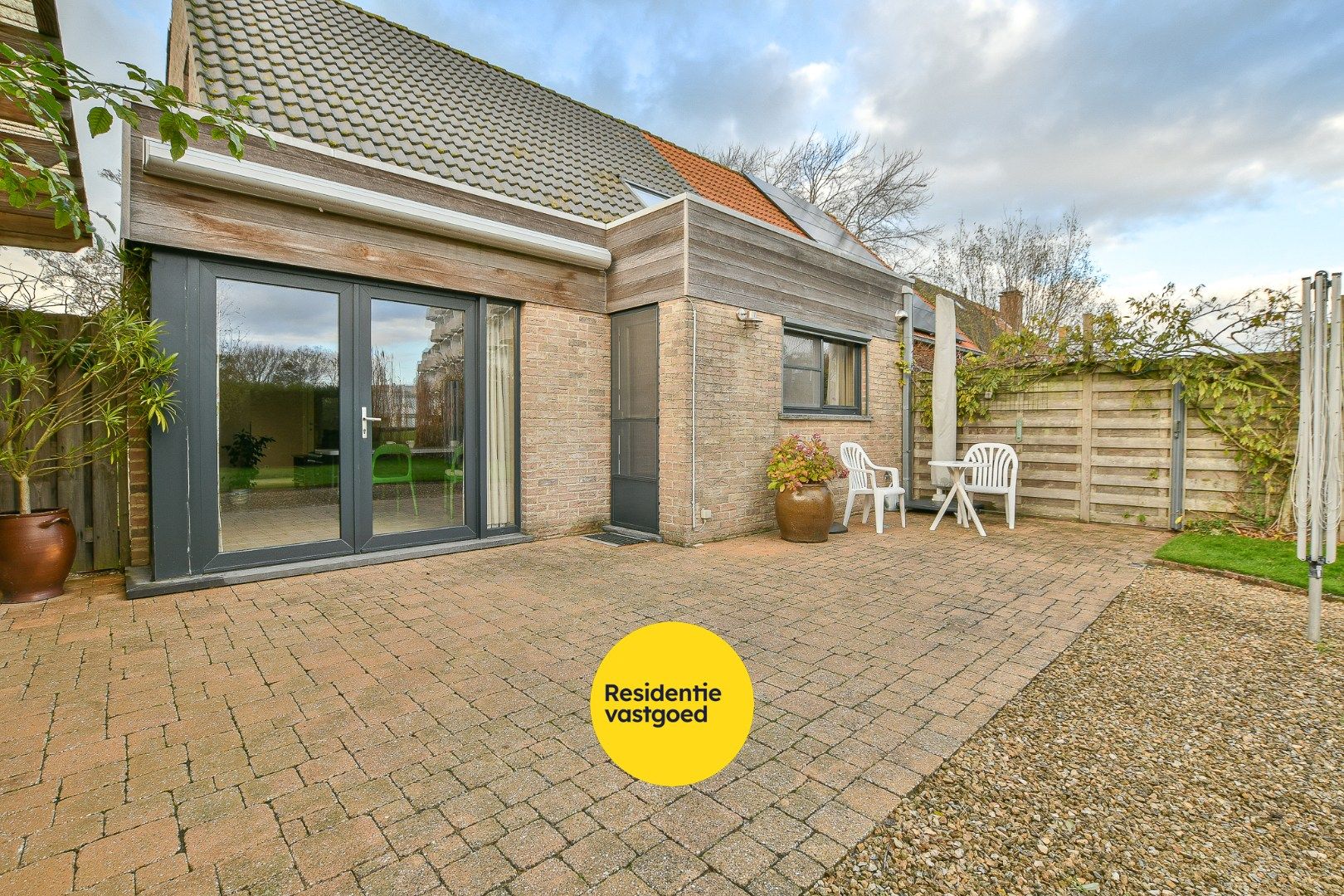 Instapklare halfopen woning in De Haan – vlak bij strand, duinbossen en halte kusttram foto 16