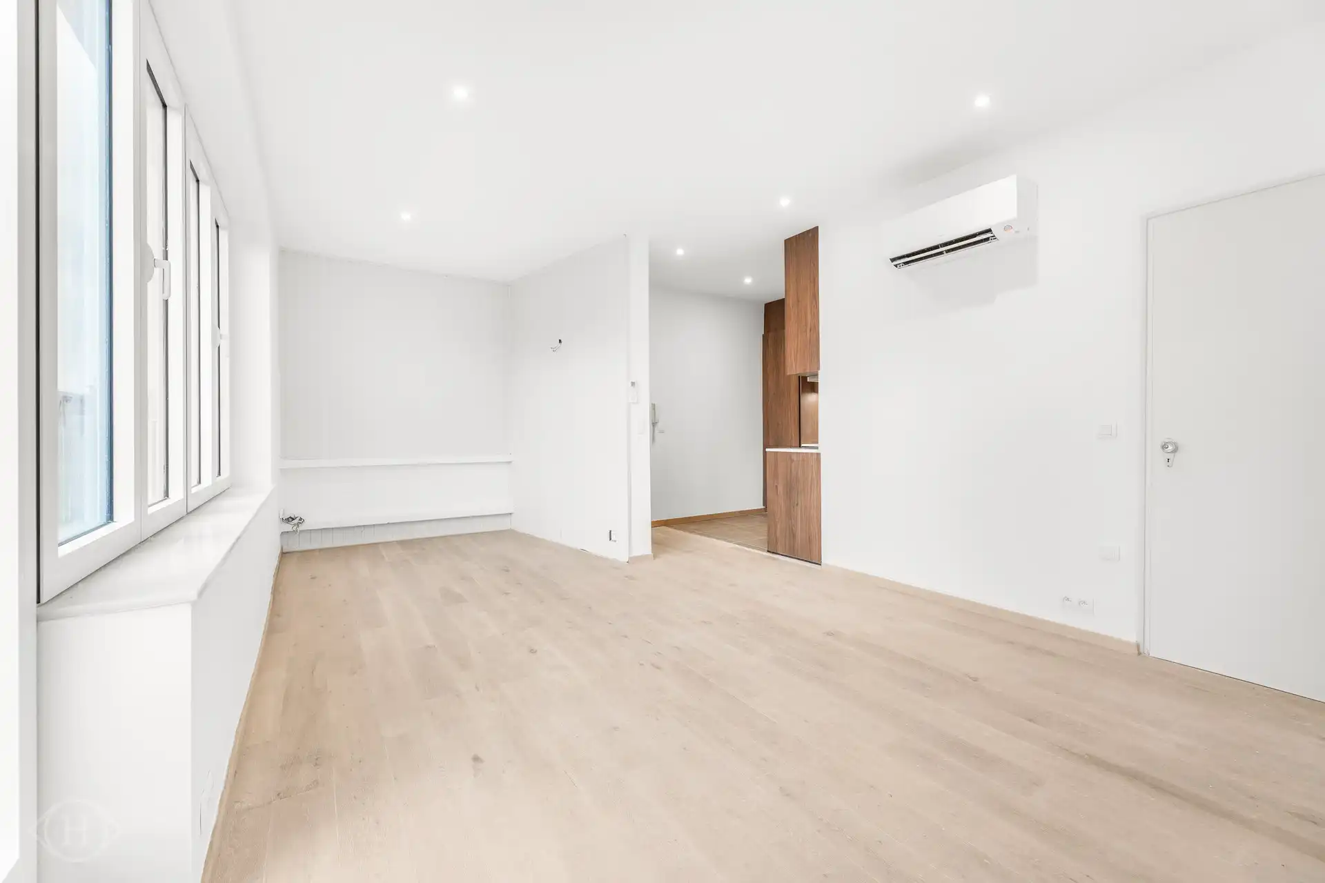 Gerenoveerd 2-slaapkamerappartement op toplocatie foto 6
