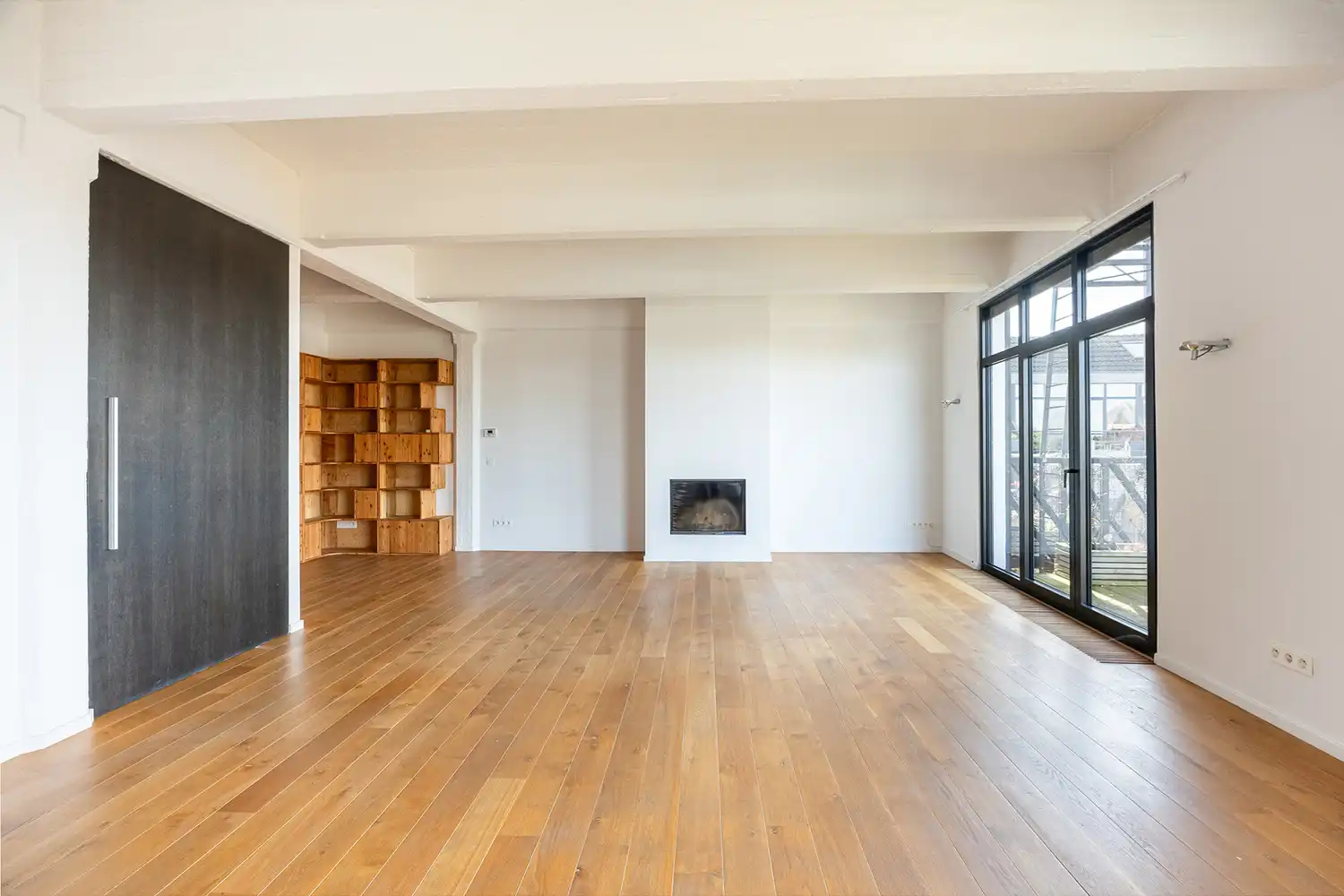 Uitzonderlijke loft 200m² + aangelegde daktuin, terras en 2 optionele garages in rustig, groen woonerf op de grens Borgerhout/Antwerpen foto 3
