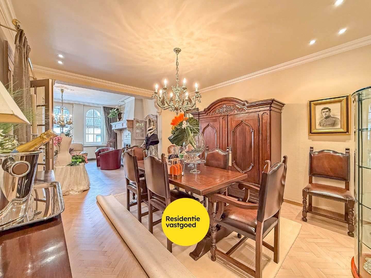 Prachtig herehuis met woonst en handelsruimte te Nieuwpoort-Stad op een zeer commerciële ligging in de Marktstraat op 400 m².  foto 9