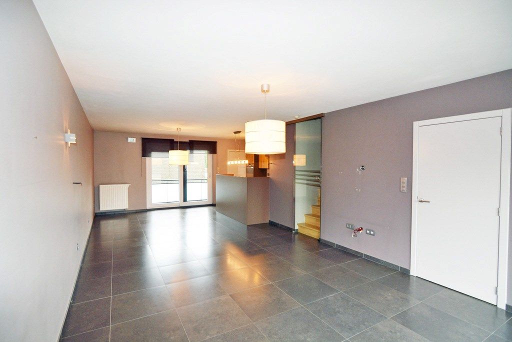 Modern triplex appartement met 3 slpks, terras, kelderberging en autostaanplaats. foto 8
