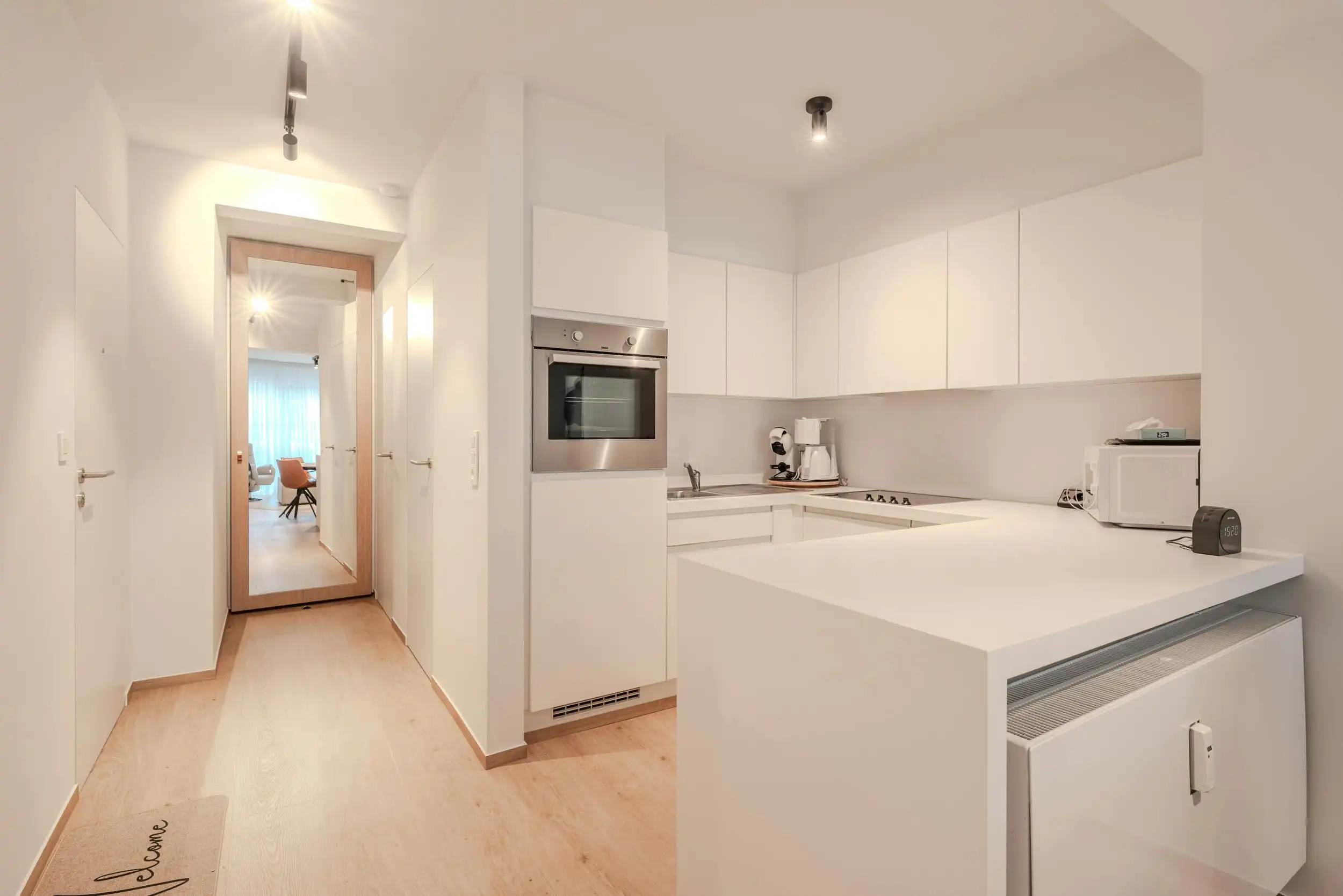 Stijlvol gerenoveerde studio op toplocatie foto 8