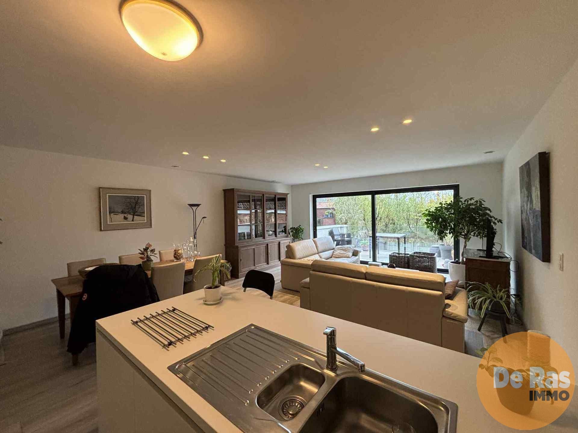 HERZELE - Recent appartement op rustige locatie foto 7