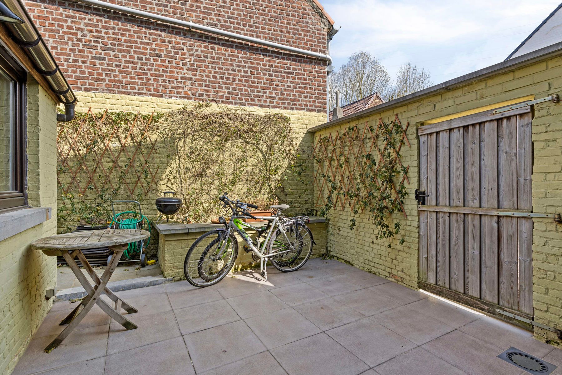 Instapklare woning met 2/4 slaapkamers met terras foto 16