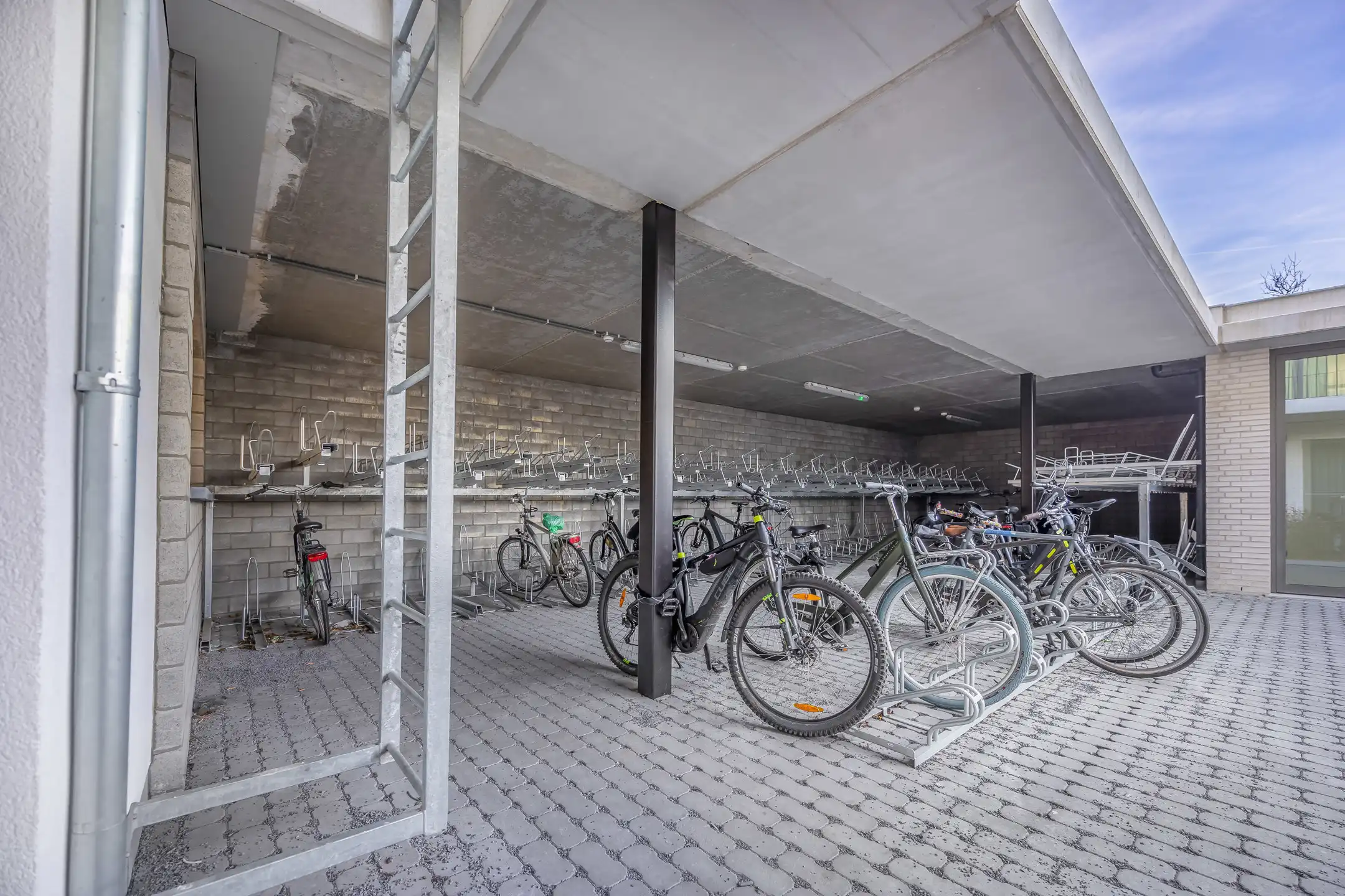 Nieuwbouw penthouse met ruime terrassen foto 29