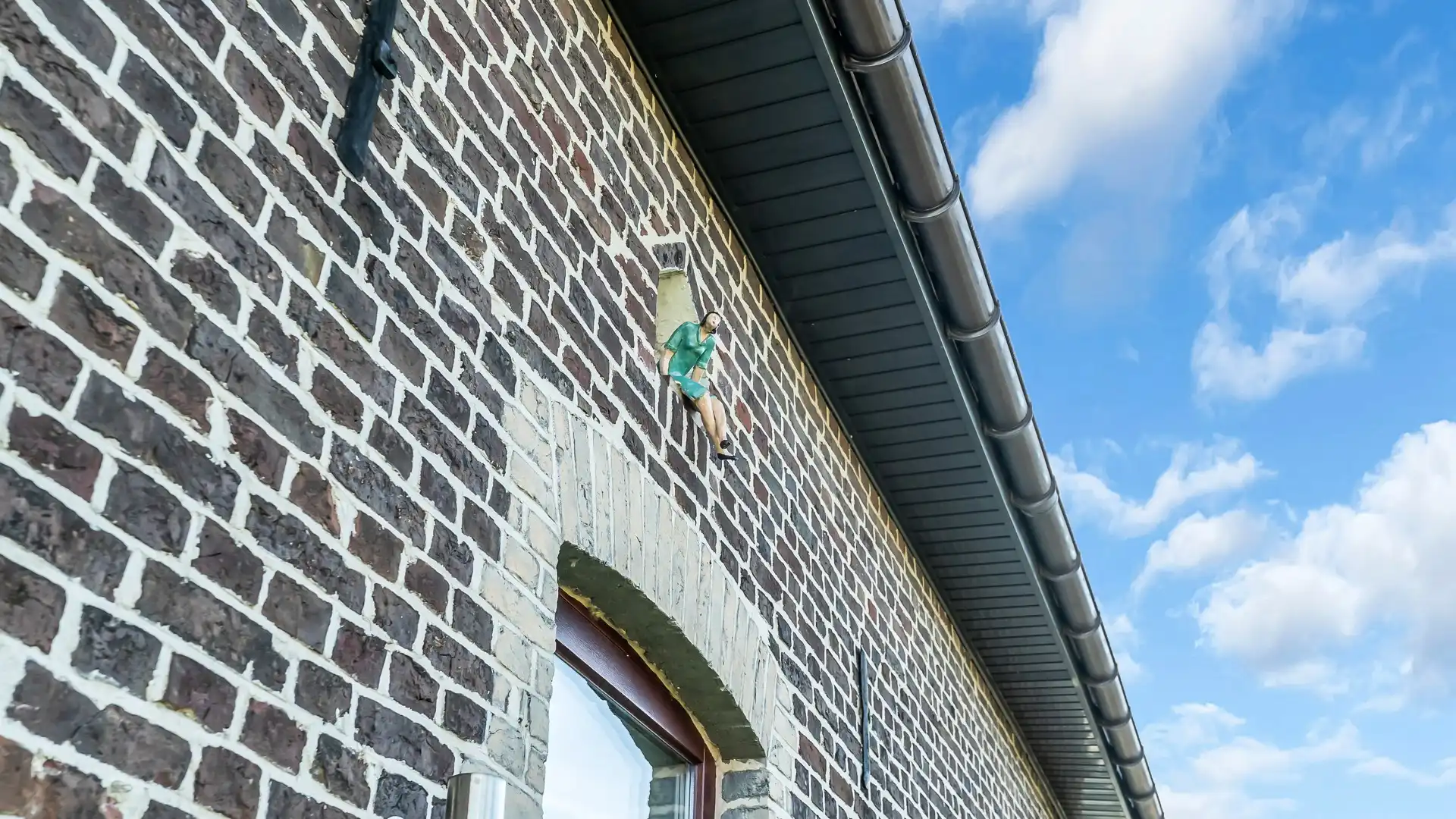 Charmante en karaktervolle woning met prachtige buitenruimte in Uikhoven foto 28