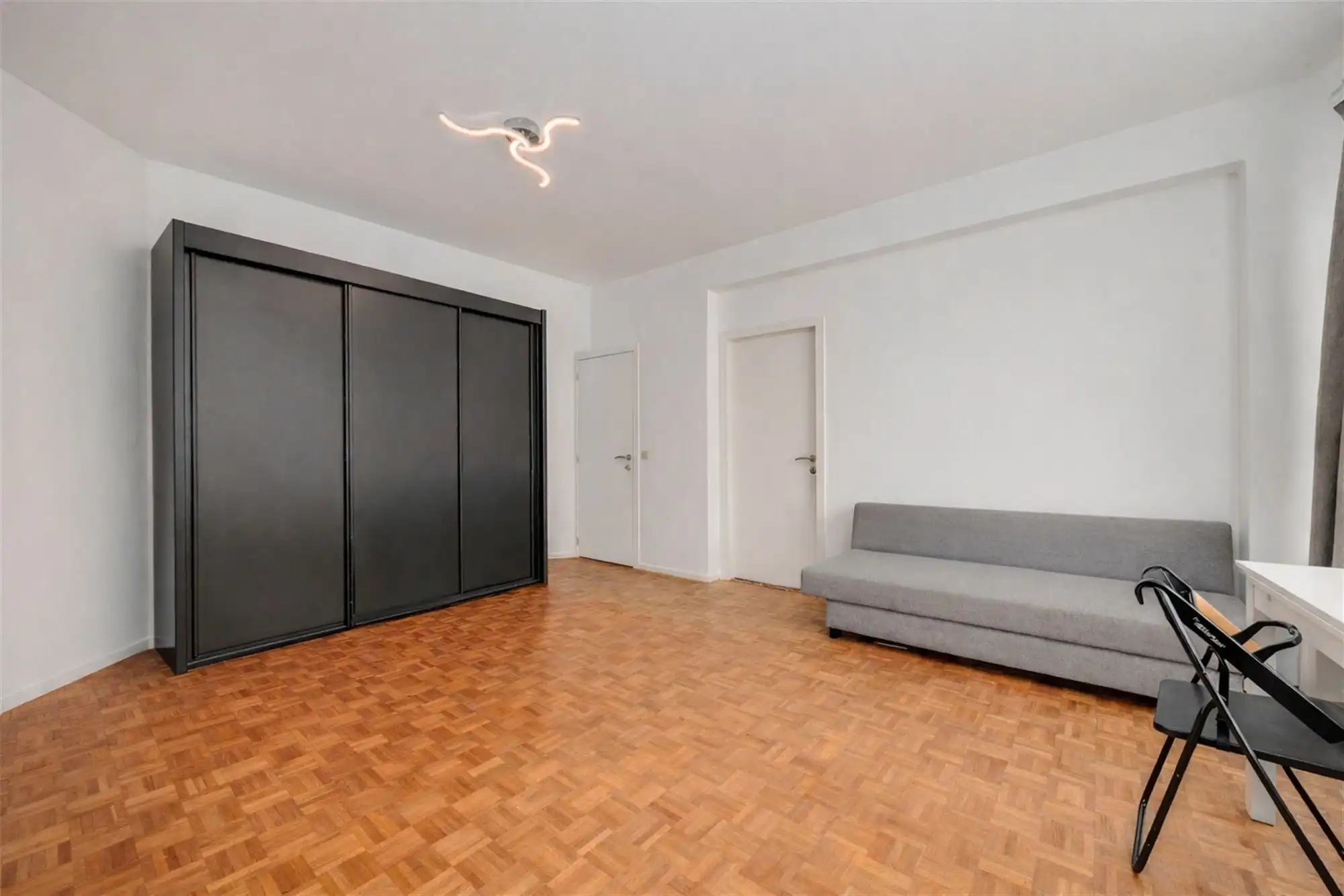 Licht hoekappartement met 1 slk aan het oude Gerechtsgebouw foto 2