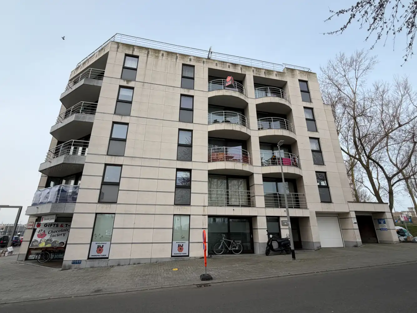 Appartement met twee slaapkamers en terras met zicht op de Haven te Zeebrugge. foto {{pictureIndex}}