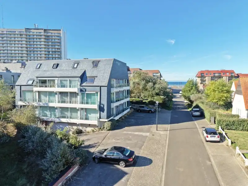MODERN GERENOVEERDE STUDIO MET APARTE SLAAPHOEK VLAK BIJ DE ZEE EN HET SYCOD foto 20