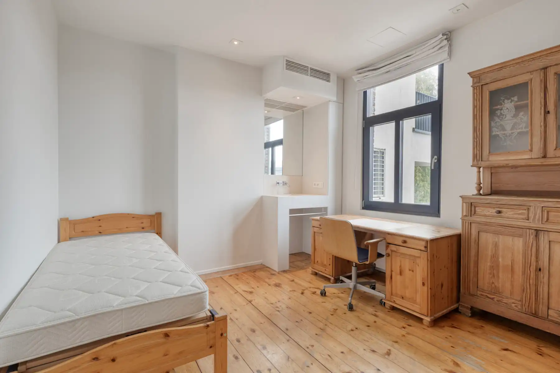 Charmante halfopen bebouwing vlakbij station Wetteren foto 8