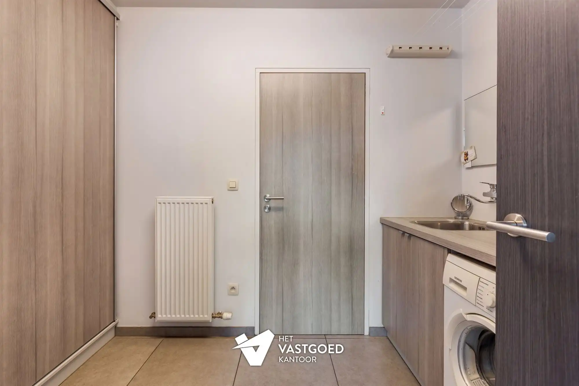 PERFECT ONDERHOUDEN GEZINSWONING MET 3 SLAAPKAMERS OP 7A27CA IN HET RUSTIGE KORSPEL foto 13