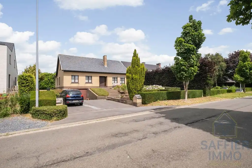 Villa met praktijk-/hobbyruimte en 3 garages in Waregem foto 11