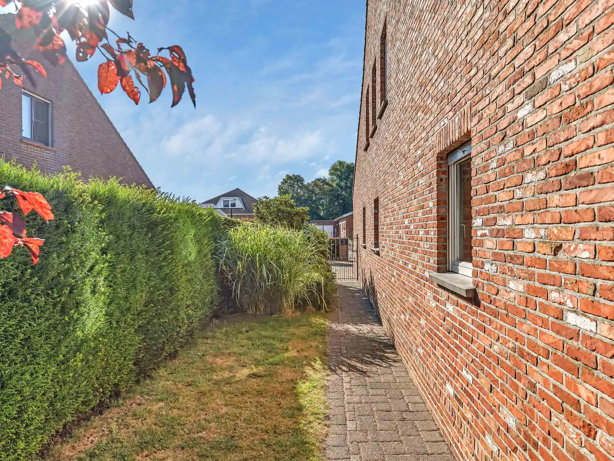 Ruime gezinswoning op een perceel van 1.009 m² foto 16