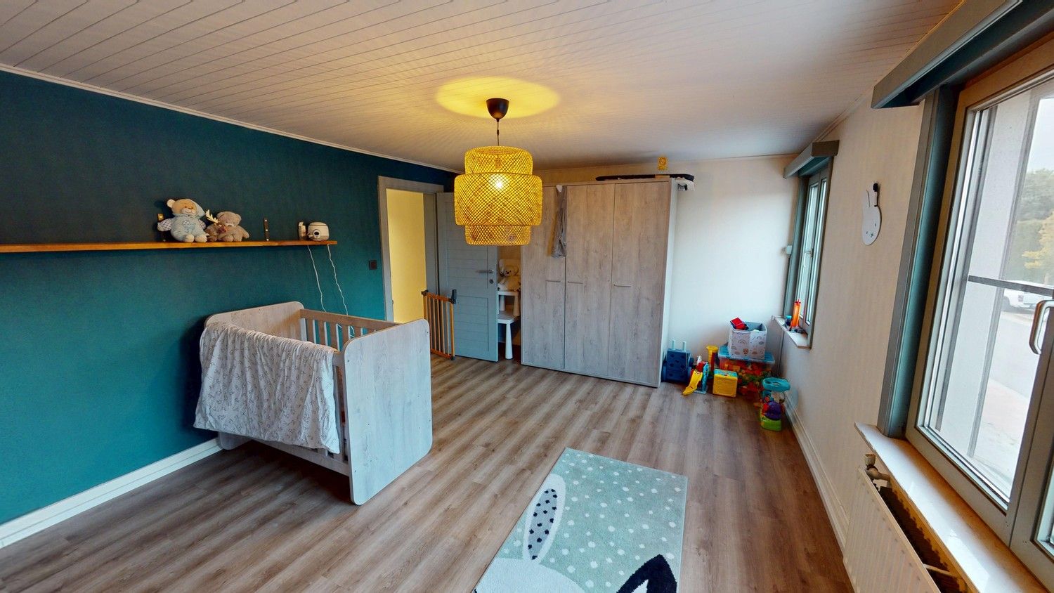 Gerenoveerde gezinswoning met 4 slaapkamers foto 10