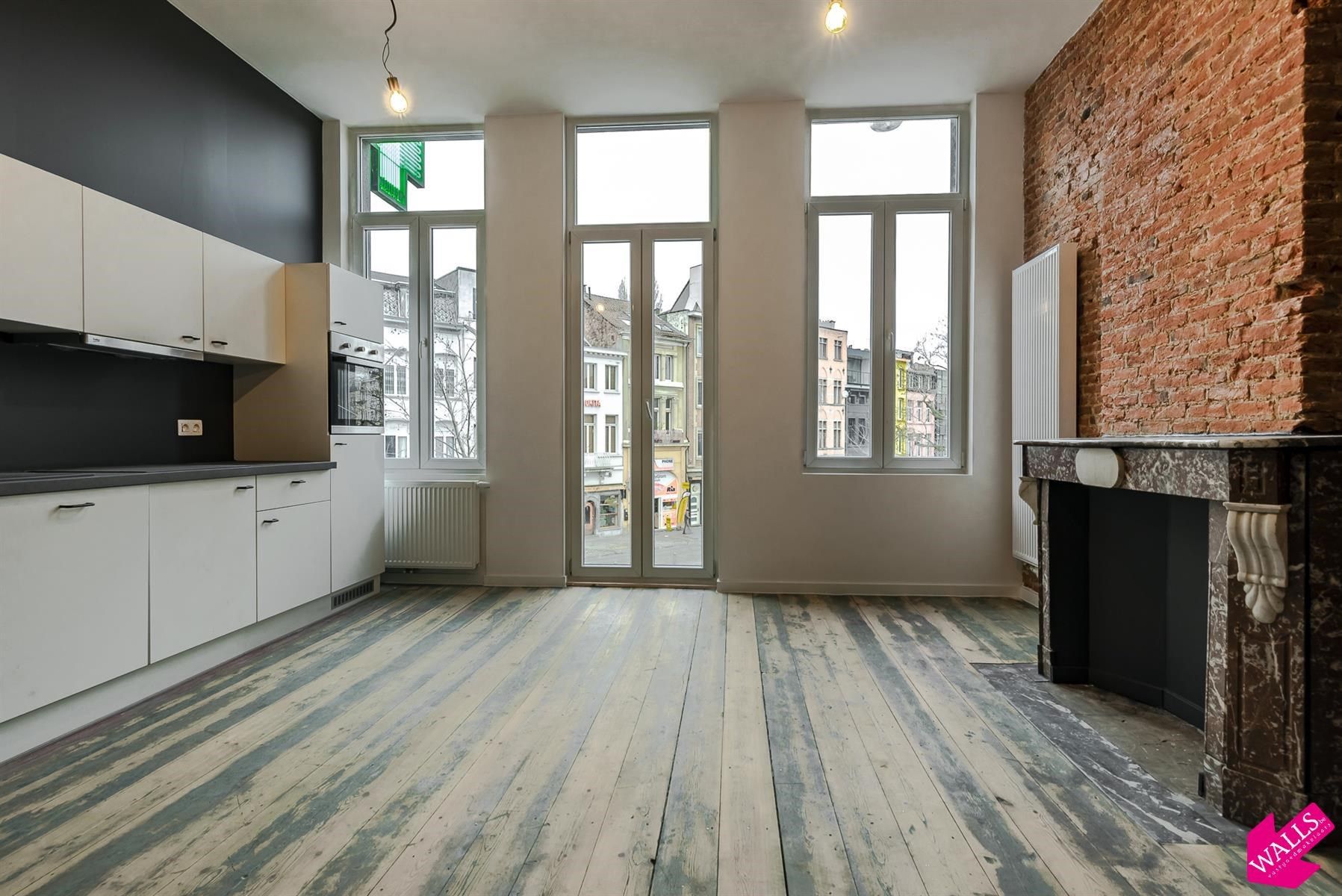 Modern gerenoveerd 1 slaapkamer appartement op centrale ligging!  foto 2