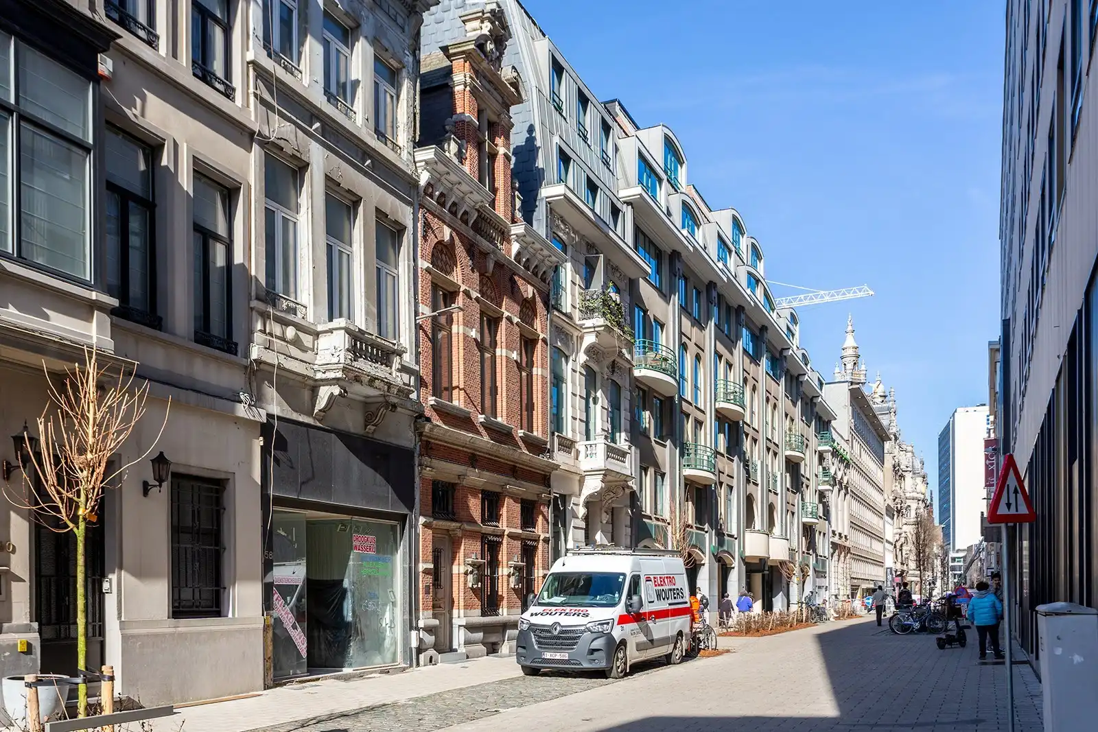 Instapklaar 3 slpk appartement met terras in hartje Stad foto 17