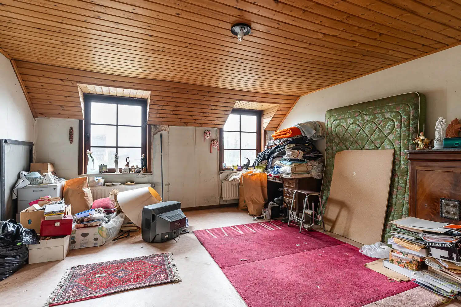 Op te frissen woning langsheen de Kriekmoerstraat te Eeklo! foto 10