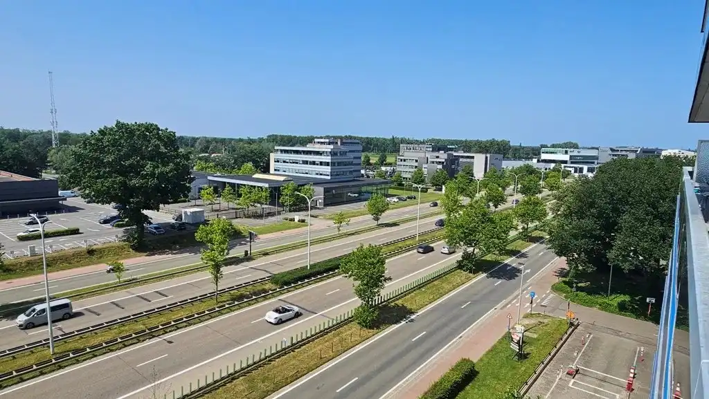 Instapklaar appartement met 2 + 1 slaapkamers. foto 17