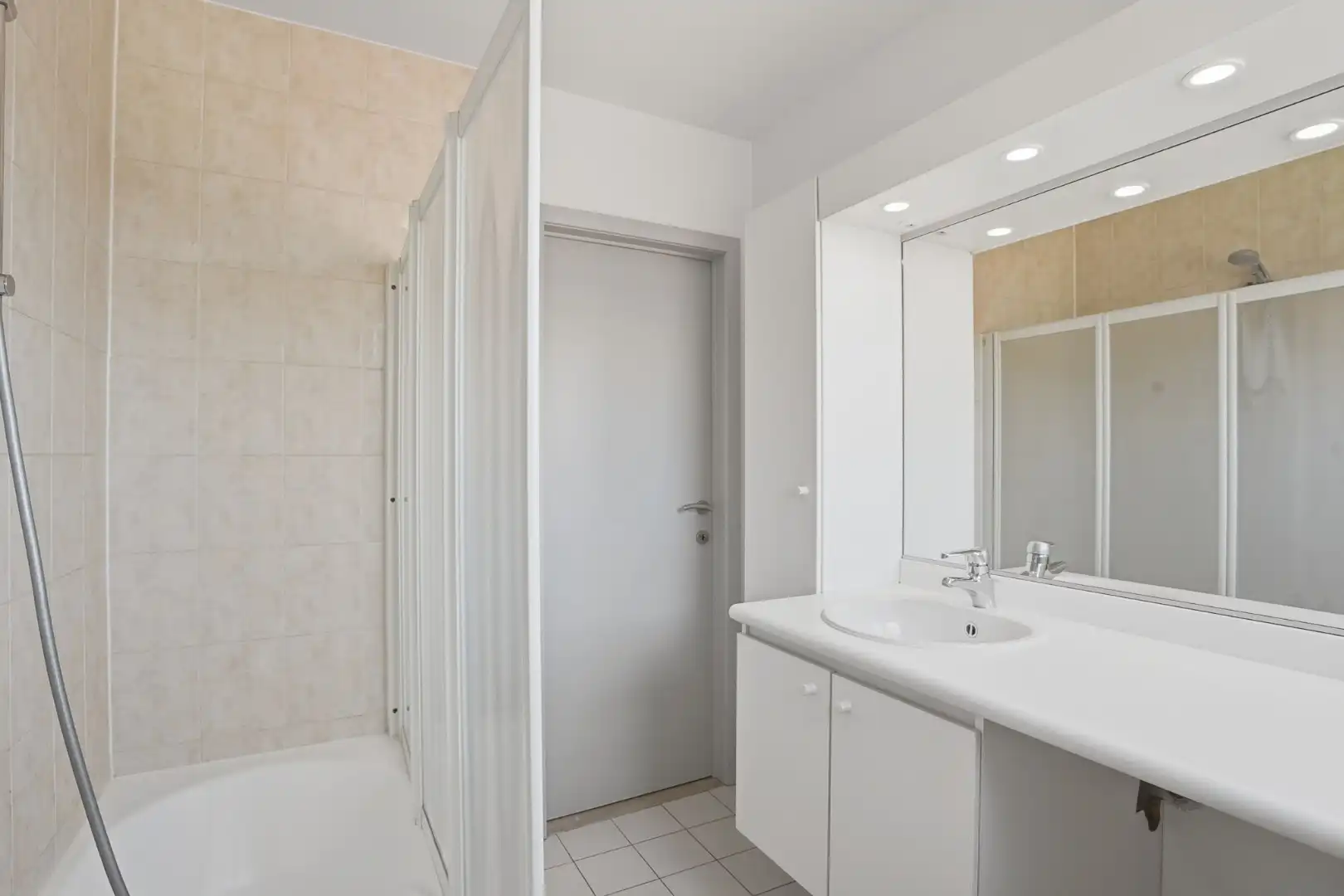 Instapklaar appartement met 2 slaapkamers te Eernegem foto 12