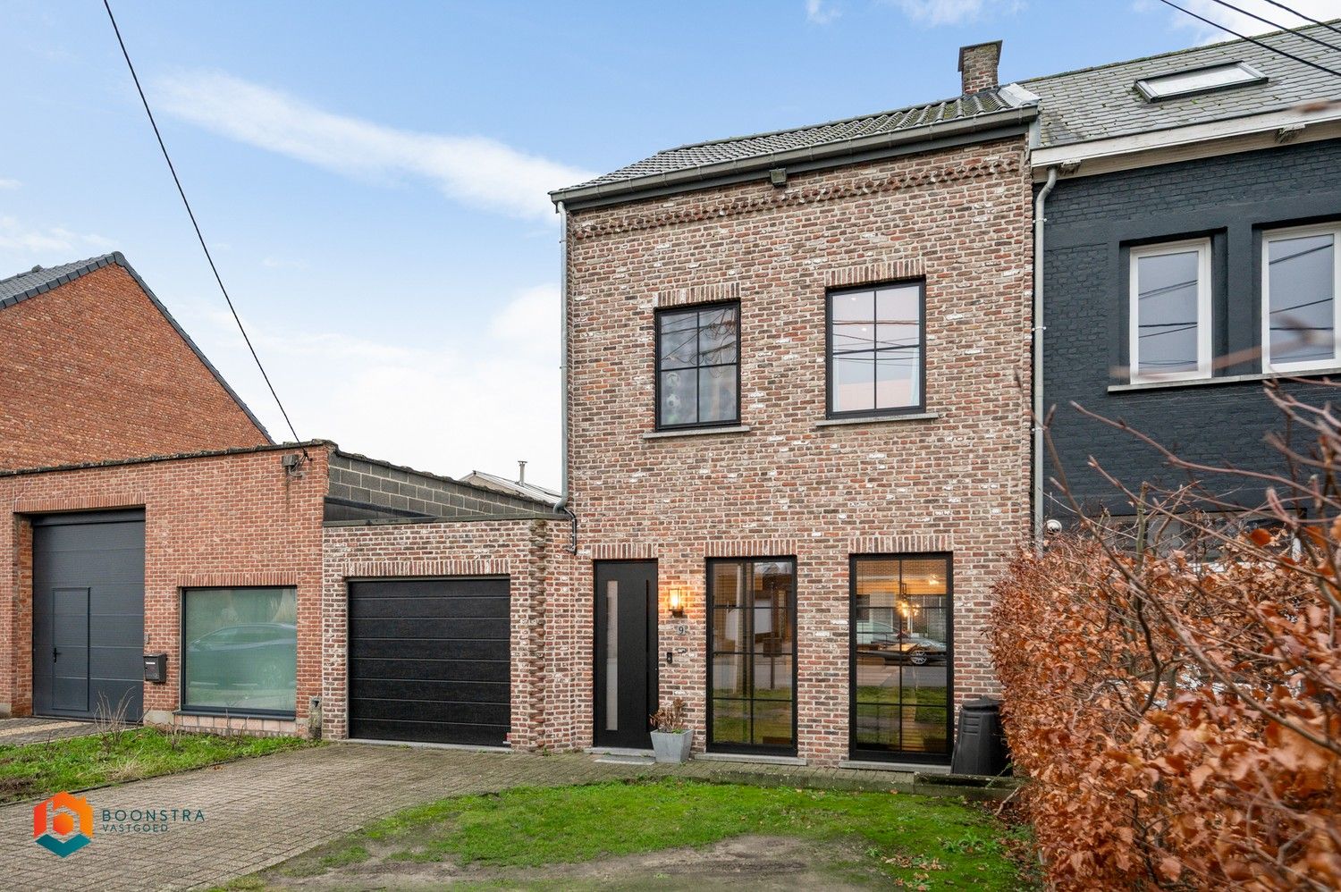 Energiezuinige woning met 3 slpkrs en garage te St-Katelijne-Waver foto {{pictureIndex}}