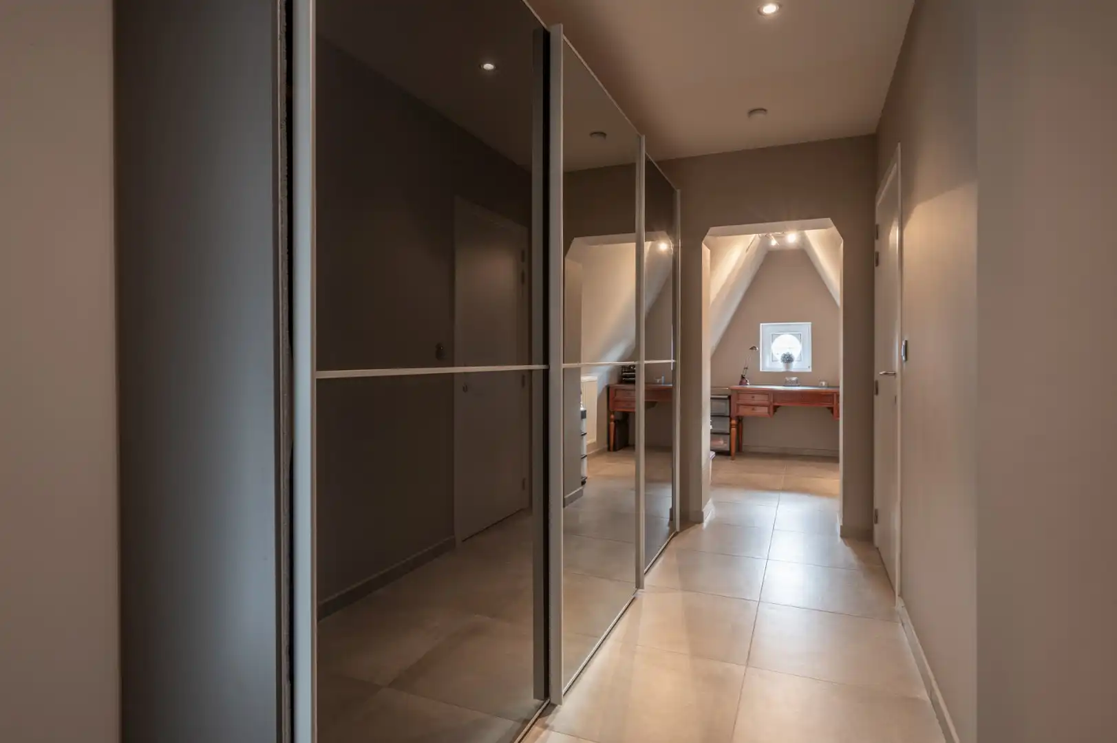 Prachtige en zéér ruime woning met kwaliteitsvolle afwerking foto 15