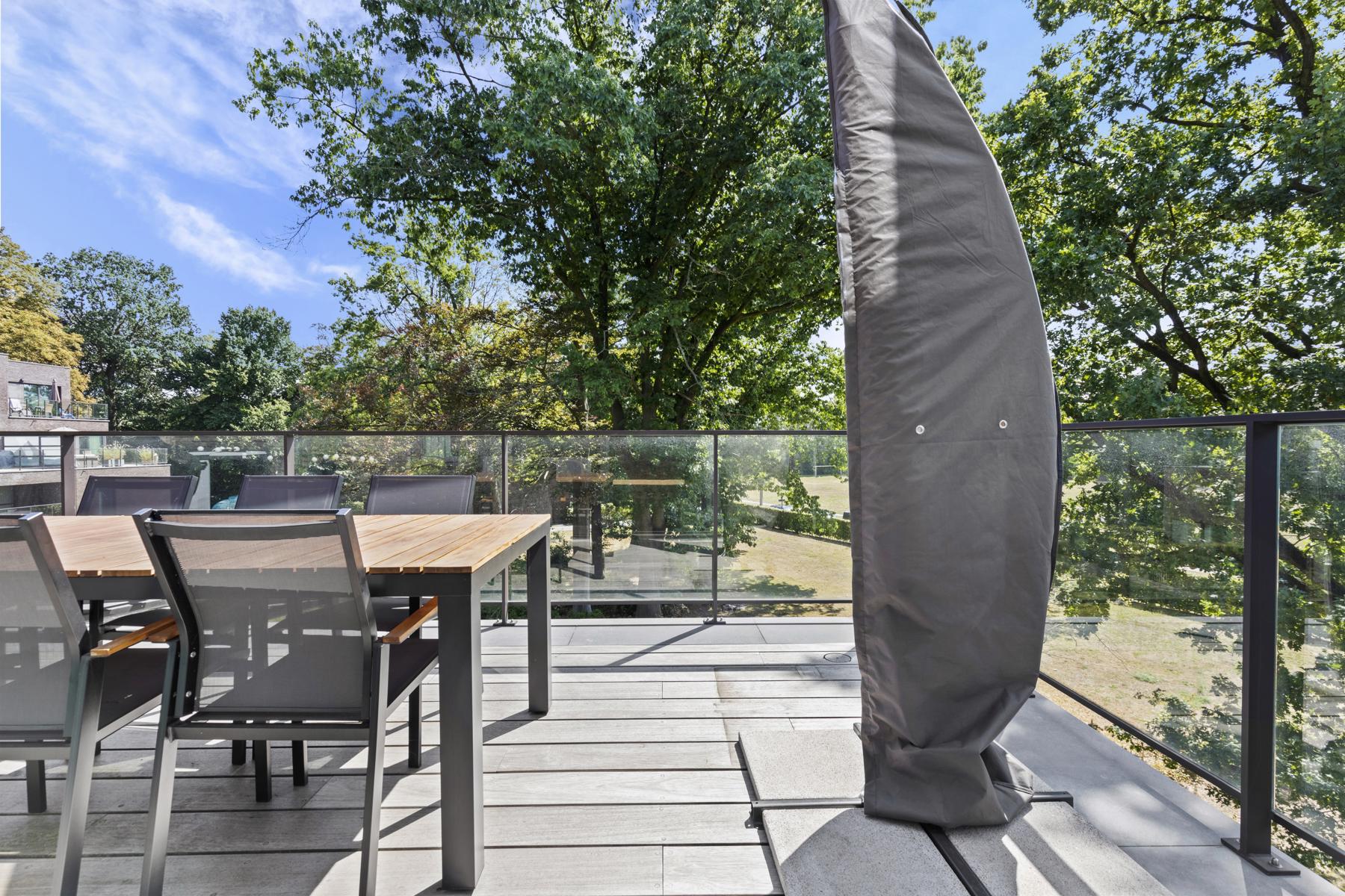 Prachtig 2 slaapkamer appartement  in een groene omgeving  foto 10