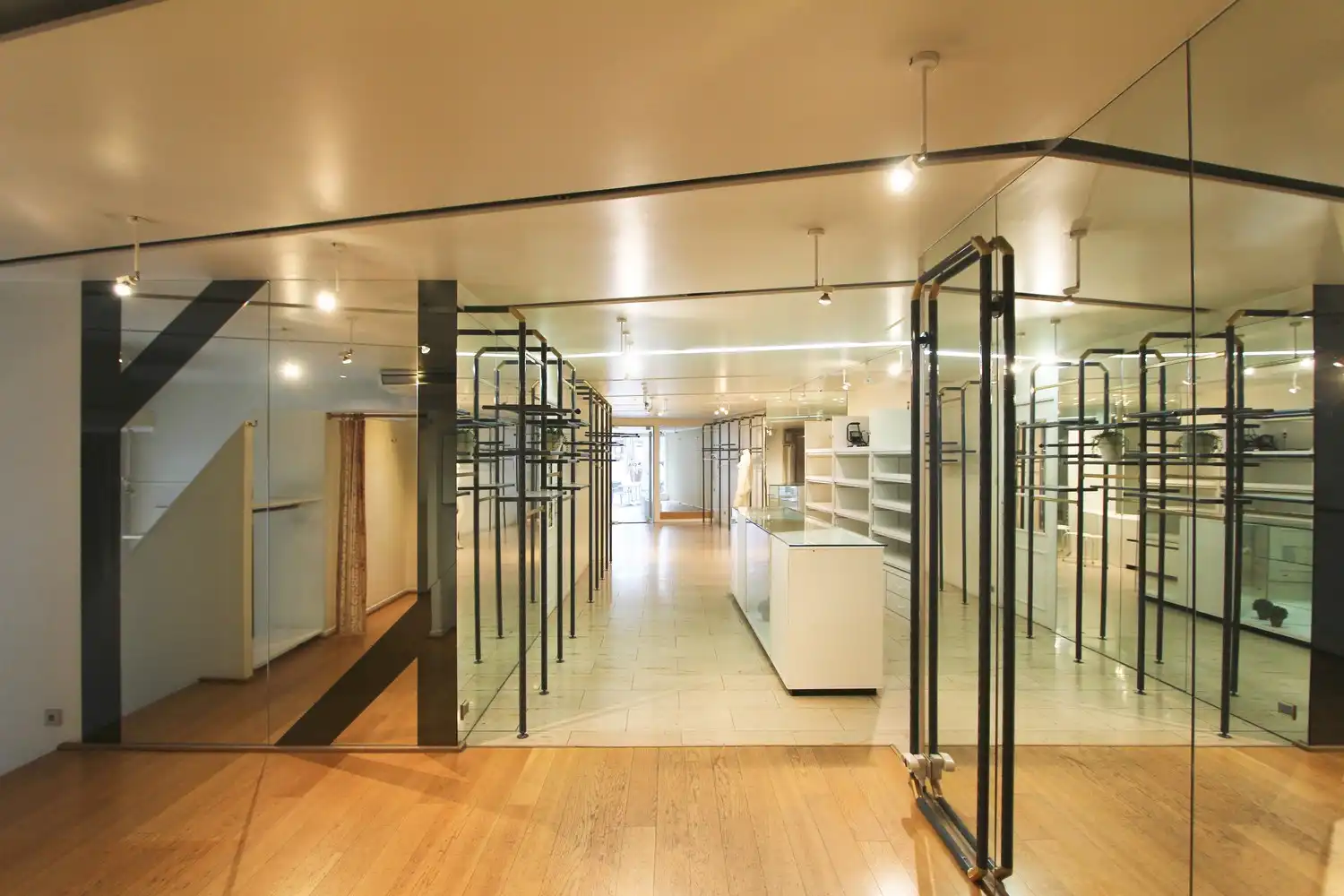 Handelsgelijkvloers op top locatie in Sint-Truiden! foto 5