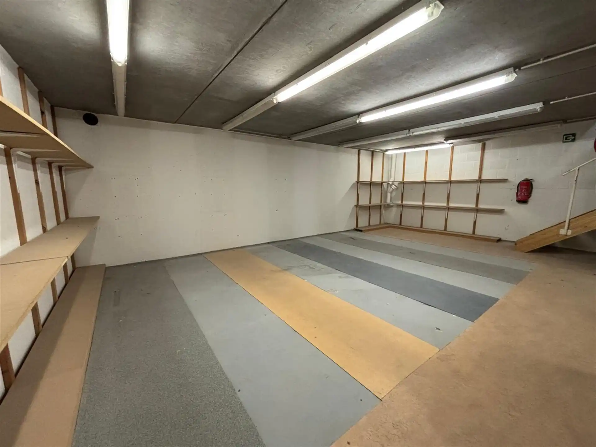 Uitstekend gelegen handelspand 150m², met 137m² opslagruimte en keuken foto 12