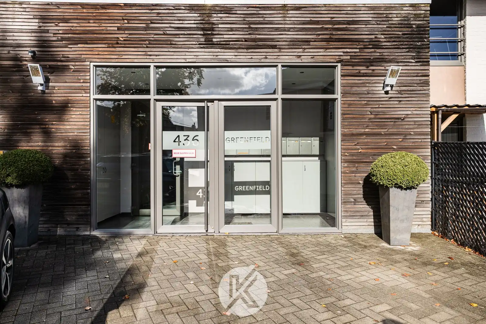 Stijlvol appartement met 2 garages foto 4