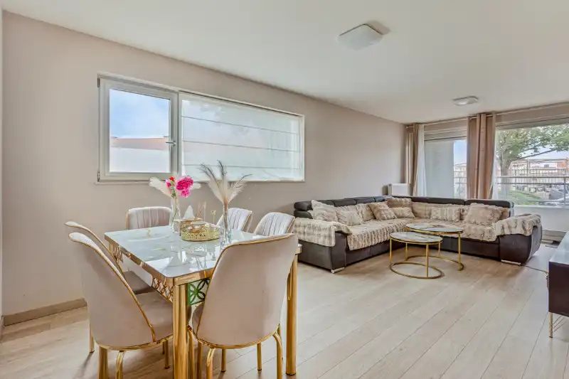 Interessant investeringsappartement met 2 slaapkamers en ruim terras foto 3