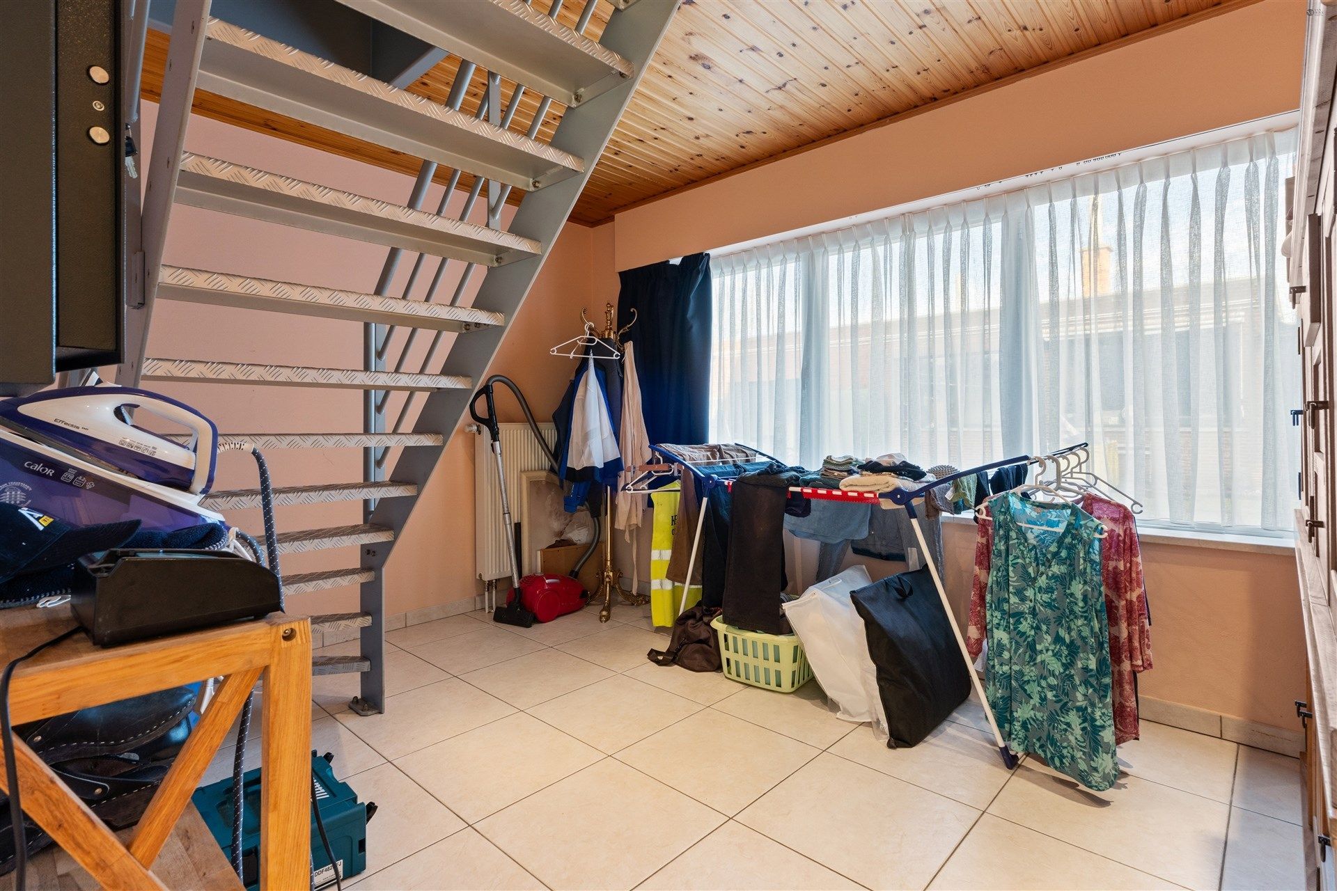 Grote grond met 2 woningen en magazijn van 700m² foto 20