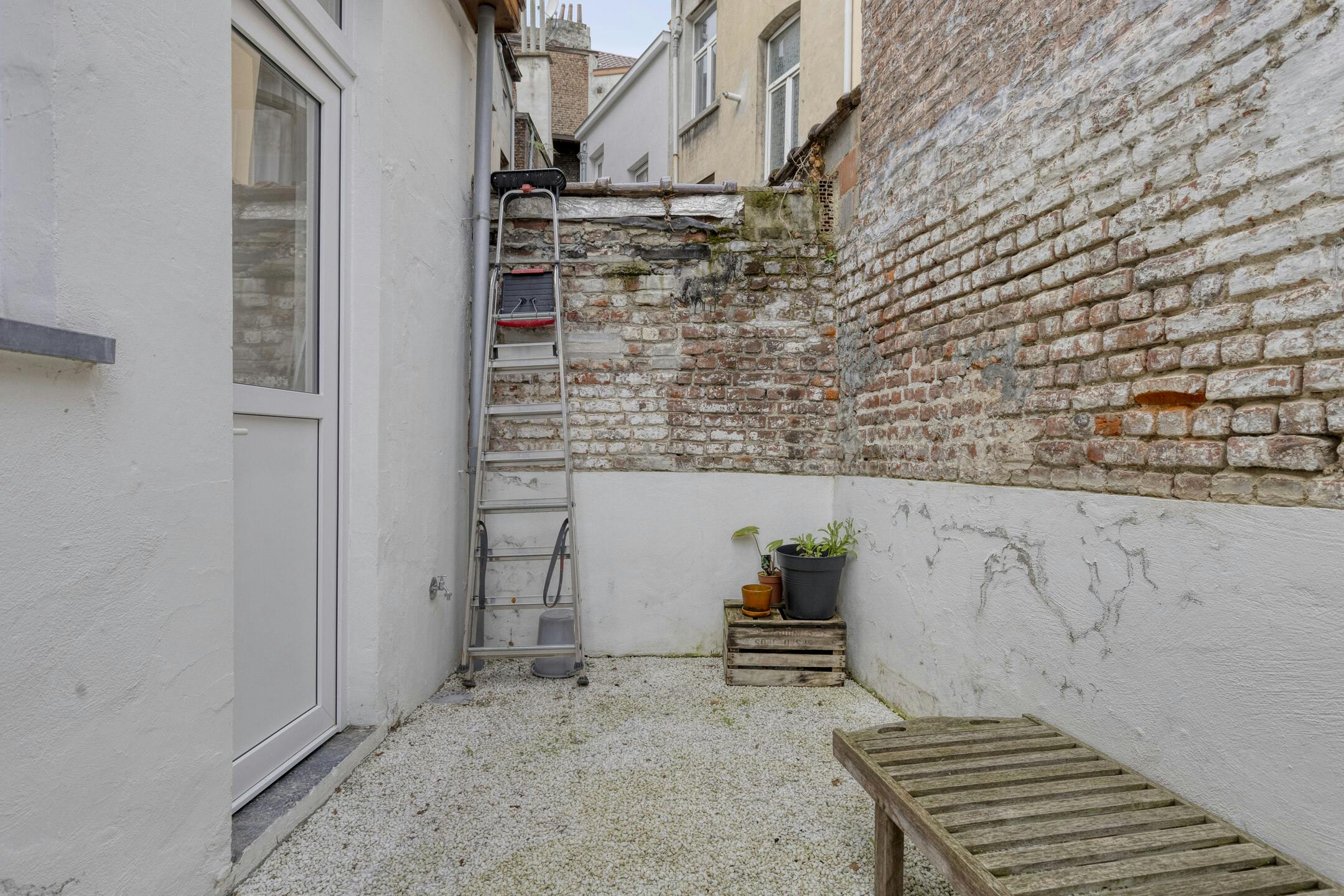Instapklare woning te koop in Molenbeek! foto 20
