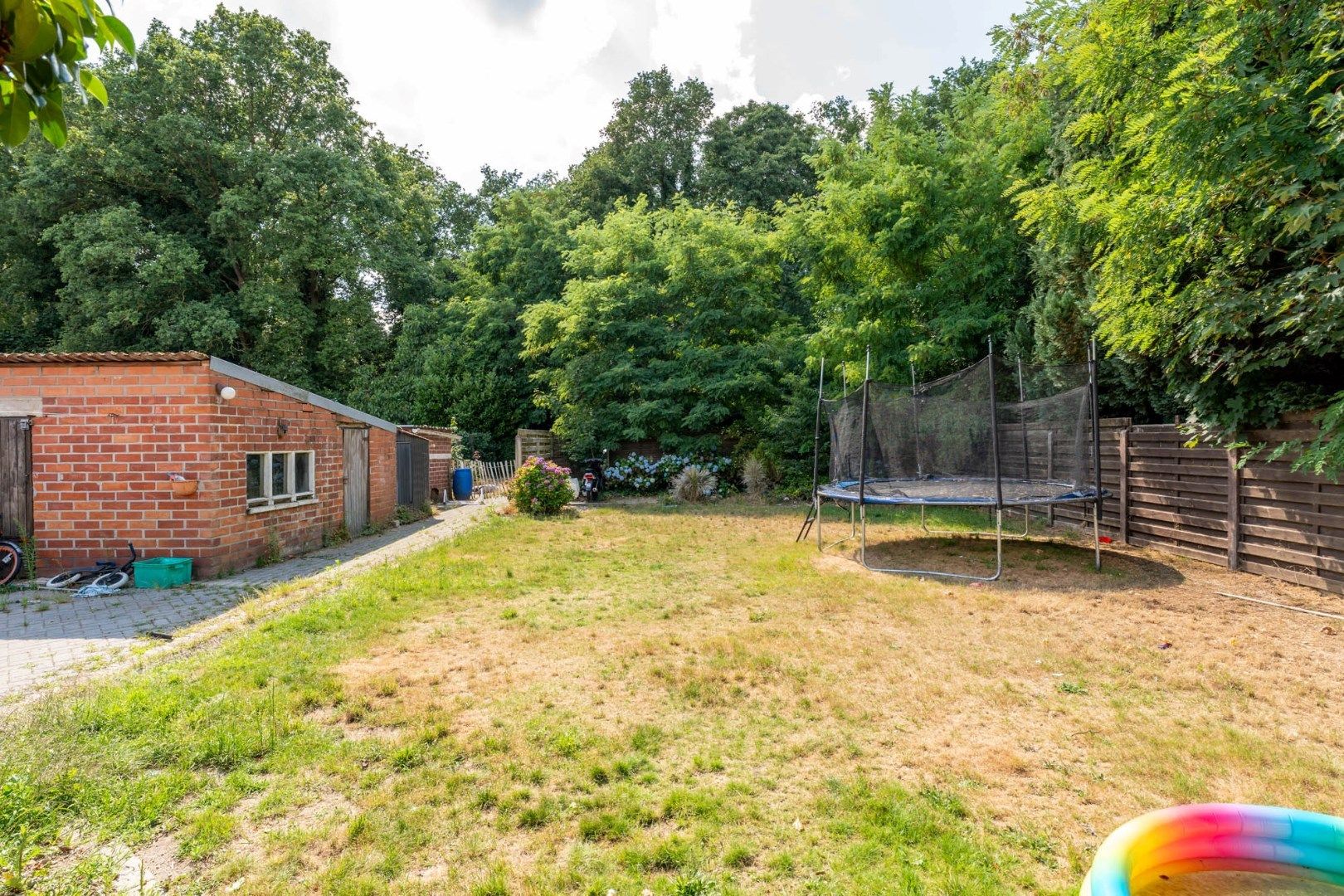 Comfortabele, halfvrijstaande woning op perceel van 7a19ca, rustige ligging! foto 18