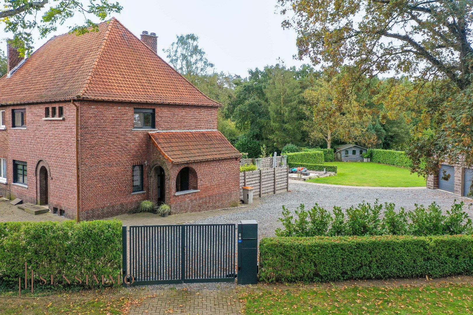 Instapklare woning met 5 slaapkamers, jacuzzi en zonnepanelen in de unieke Eisden Tuinwijk! foto 2