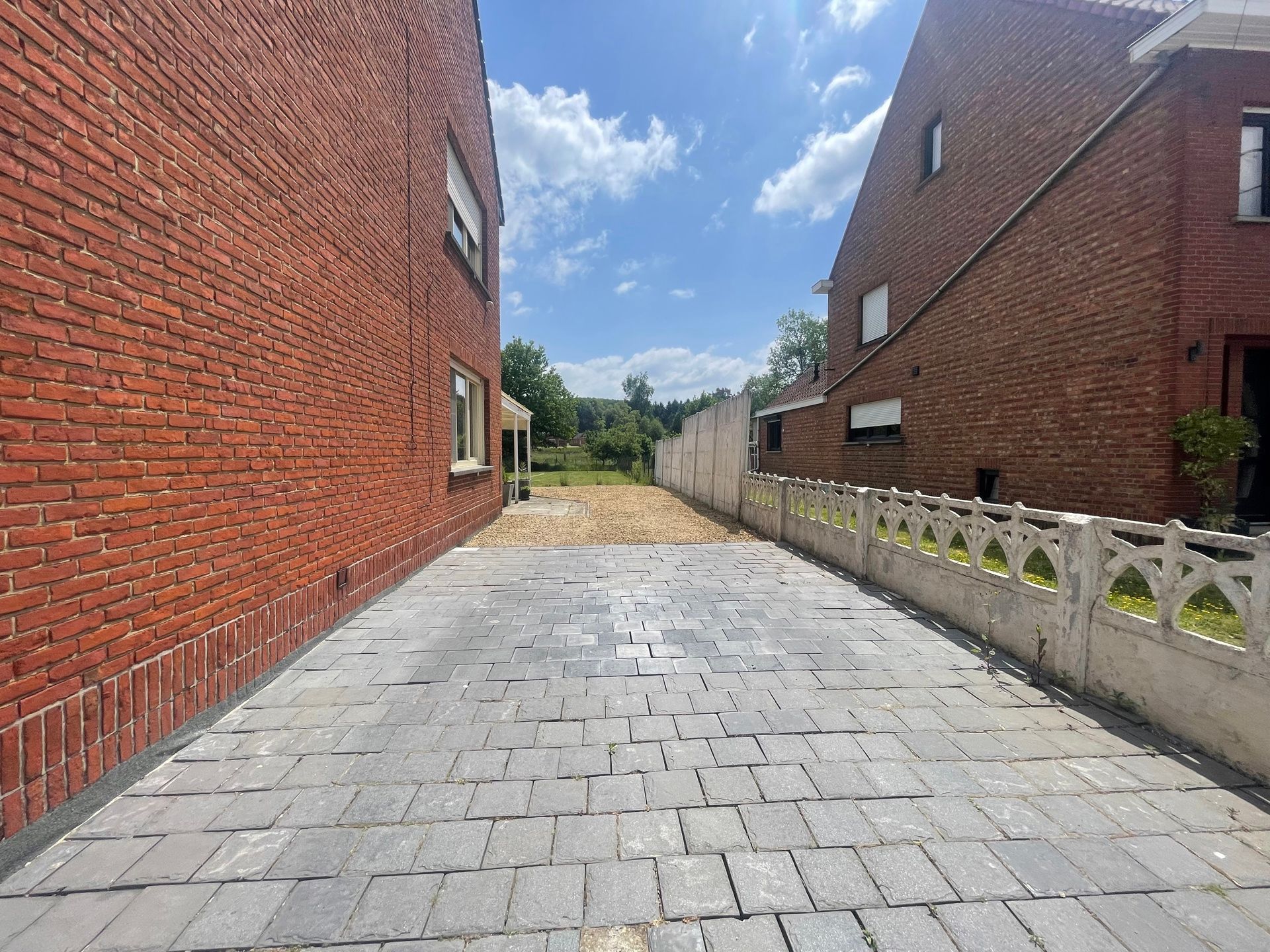 Gerenoveerde woning op prachtig perceel foto 14