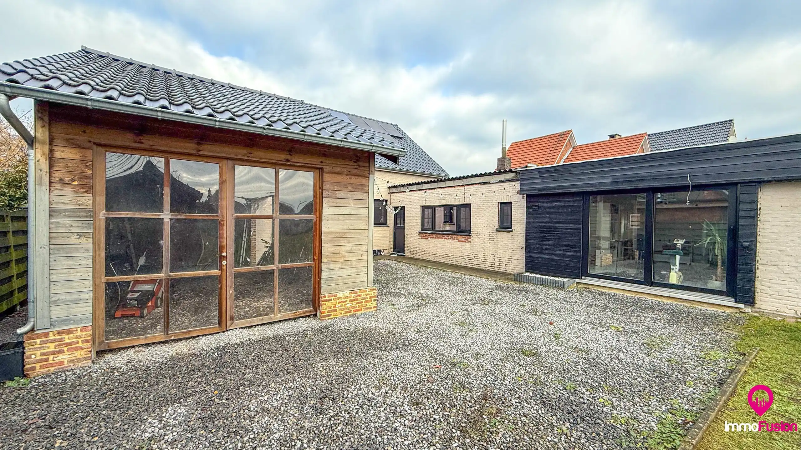 Zeer ruim wonen met 5 slpks en rustig gelegen! foto 40