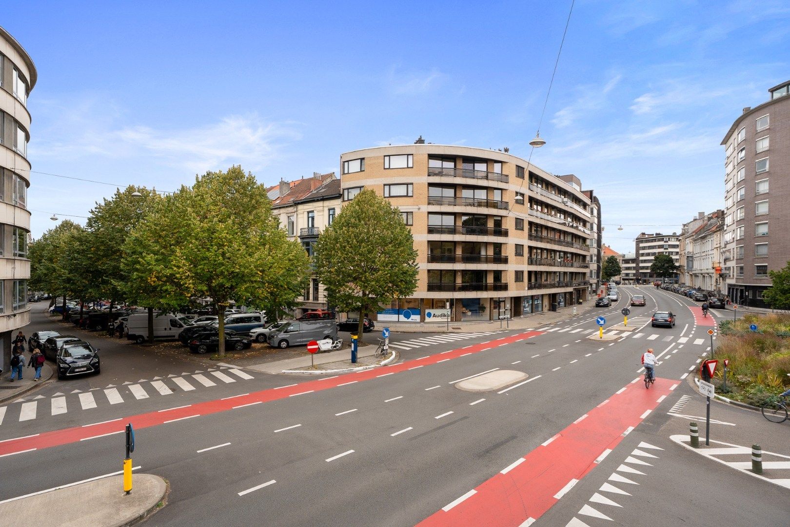 Zeer gunstig gelegen 2 slaapkamer appartement foto 13