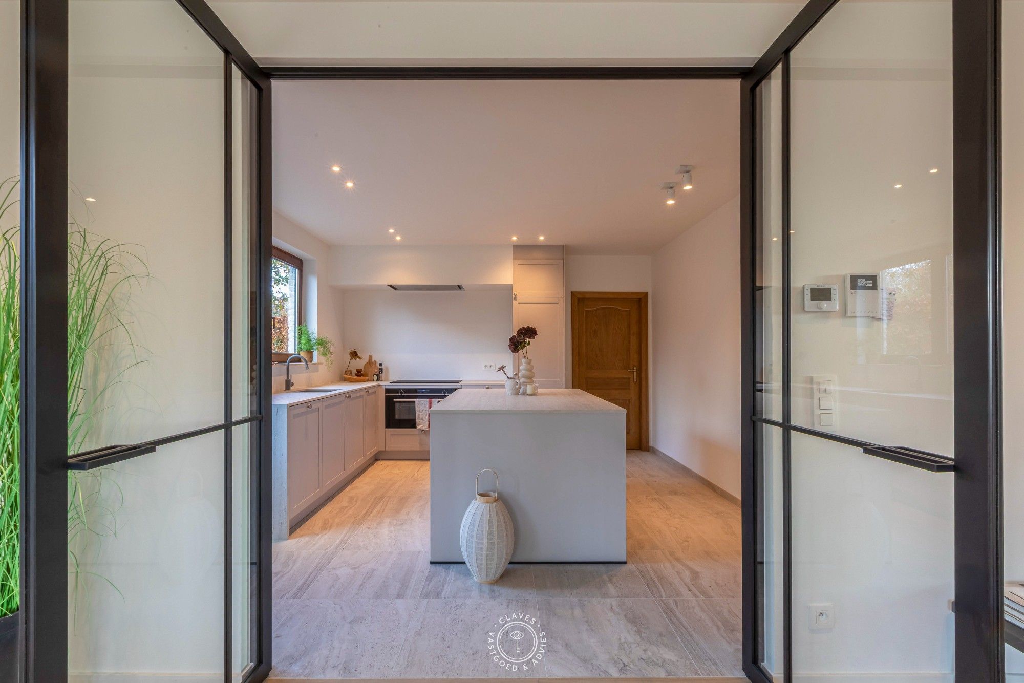 Prachtig gerenoveerde villa met westelijk georiënteerde tuin foto 16