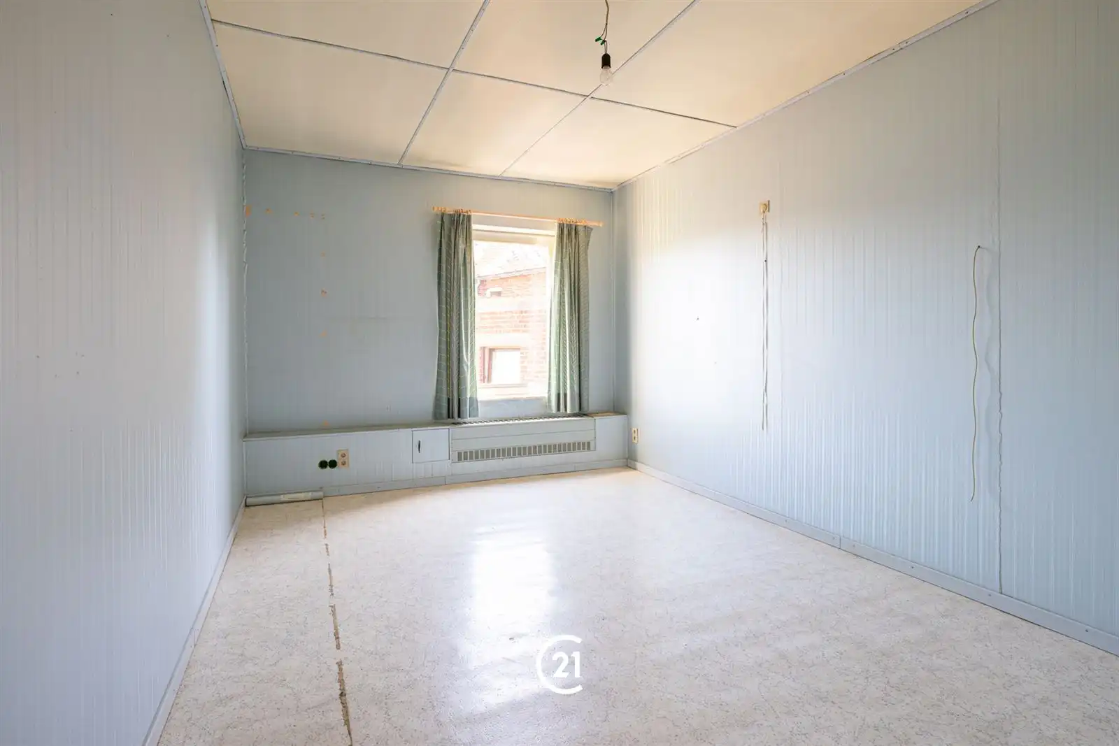 Ruime, te renoveren woning op een strategische ligging foto 19