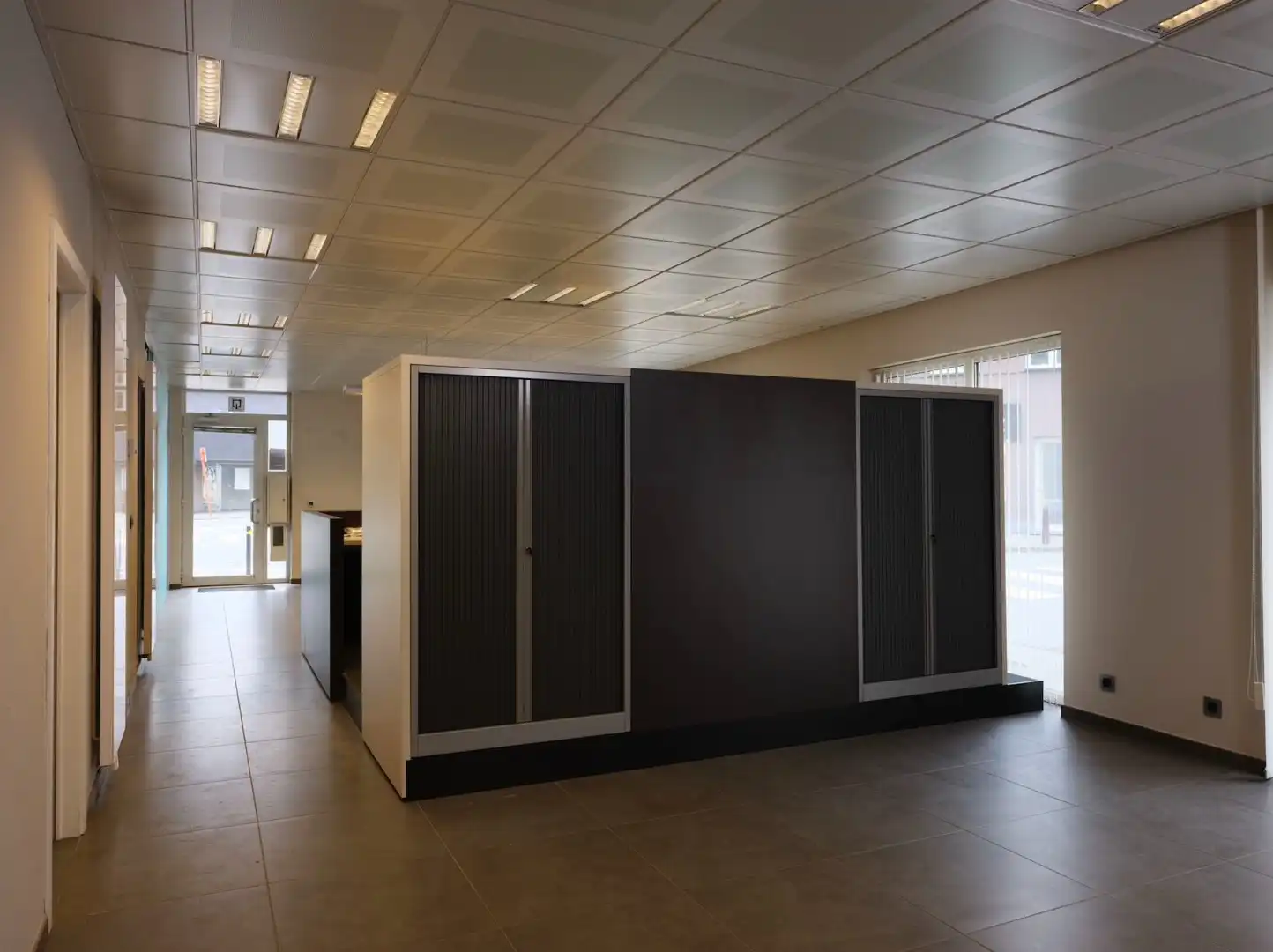 Centraal gelegen gelijkvloerse kantoorruimte te Aalst foto 3