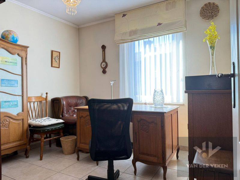 RUIM GEMEUBELD 3-SLPK APPARTEMENT foto 15