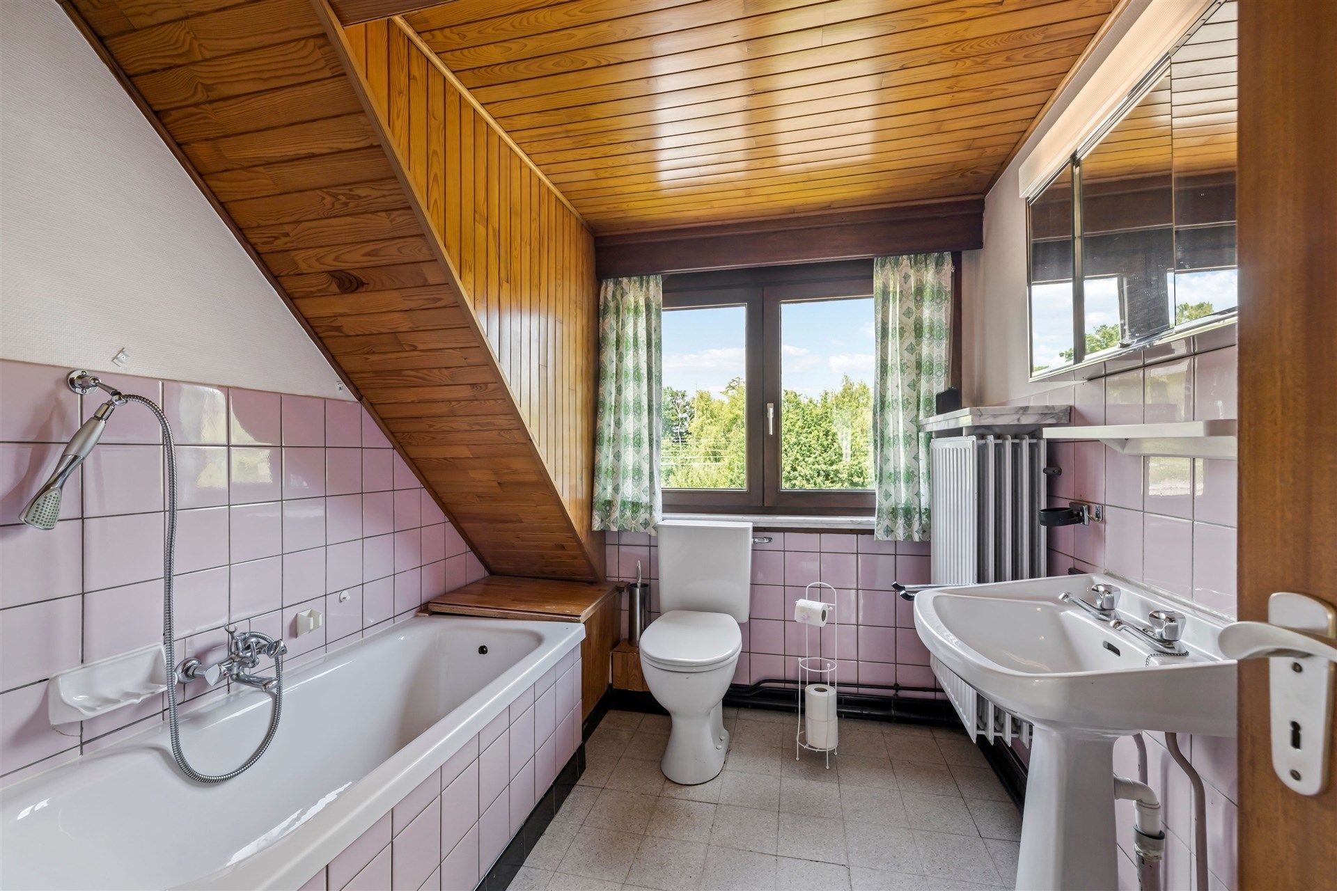Uitstekend gelegen bel-étagewoning met 3 slaapkamers en garage foto 14
