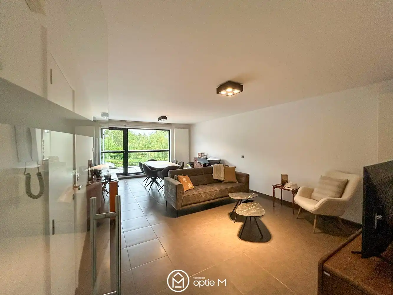 Lichtrijk appartement te huur in Tienen – met twee parkeerplaatsen en ruim terras foto 2
