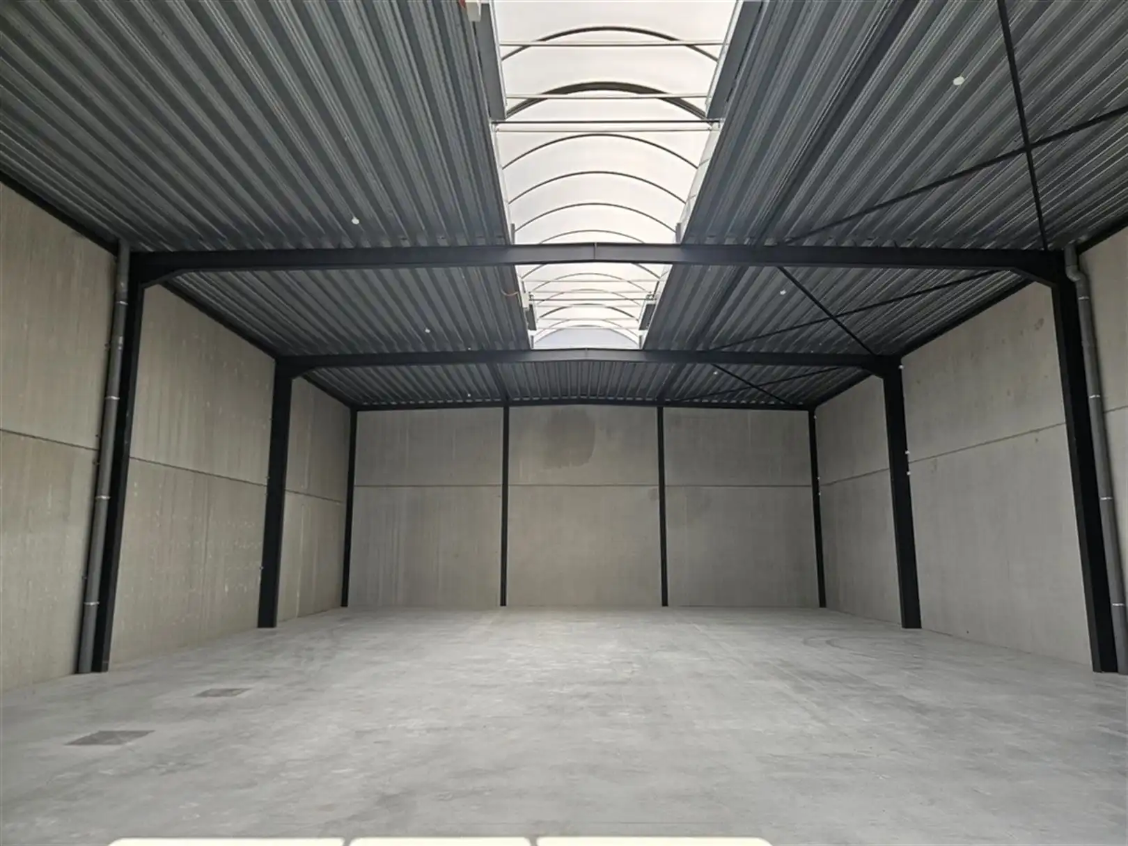 Nieuwbouw magazijn te huur in Jabbeke foto 4