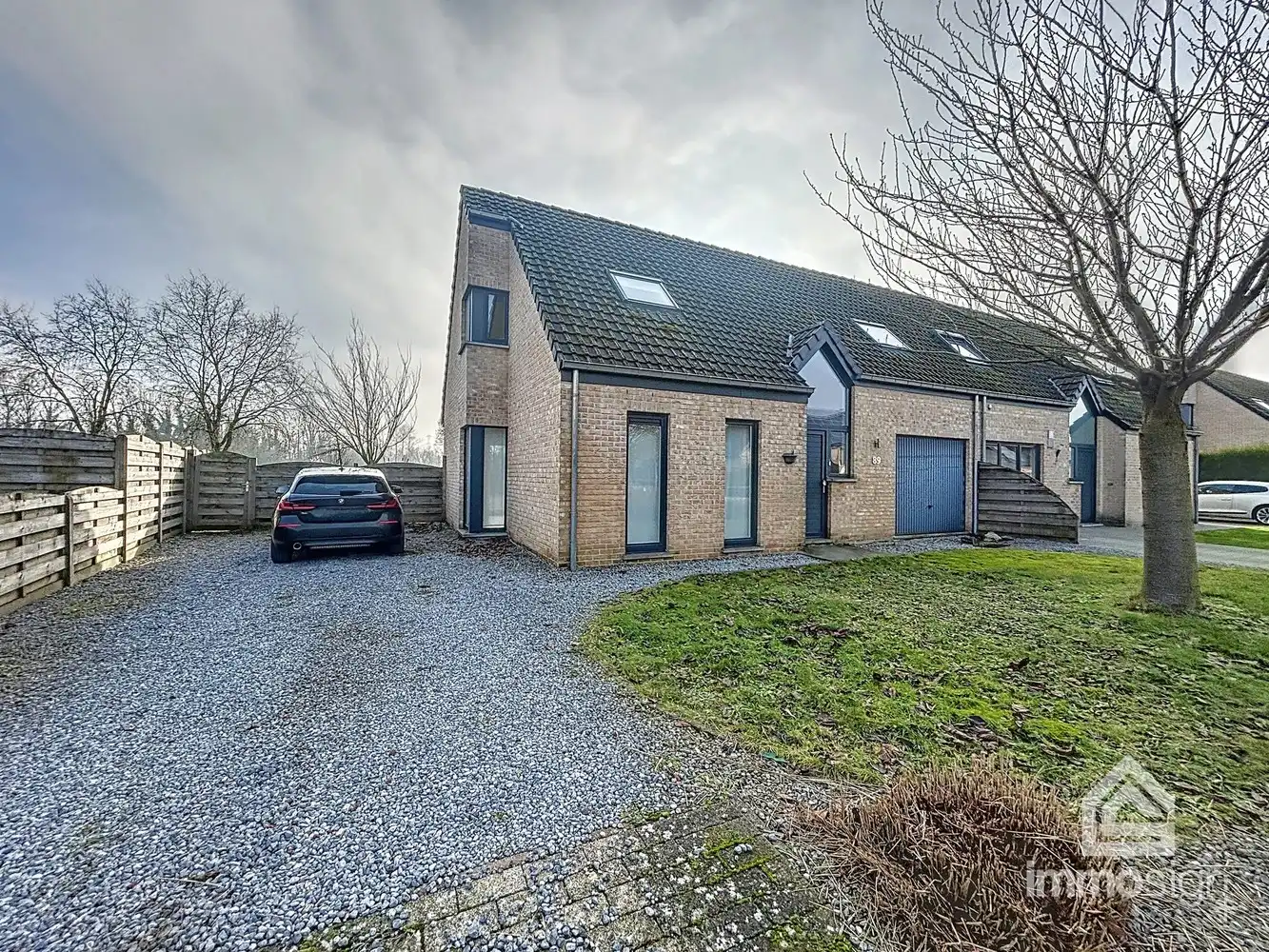 Halfopen gezinswoning met 3 slaapkamers en ruime tuin te Bocholt! foto {{pictureIndex}}