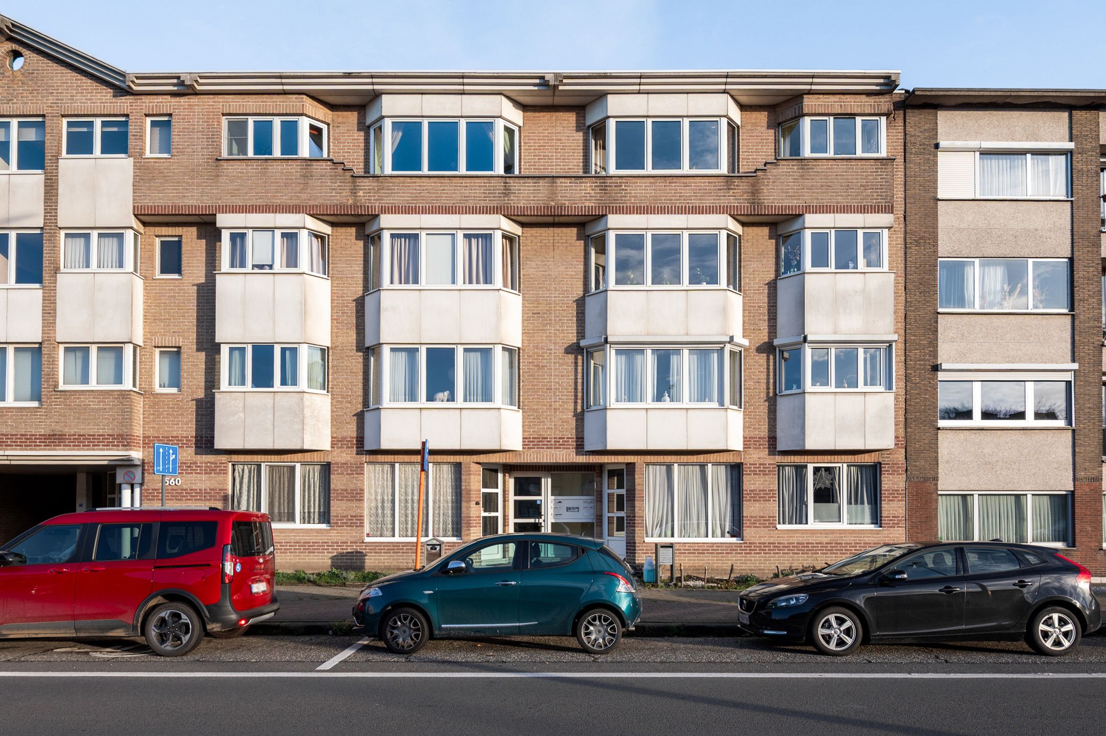 Ruim en verzorgd gelijkvloers appartement met 3 slaapkamers foto 2