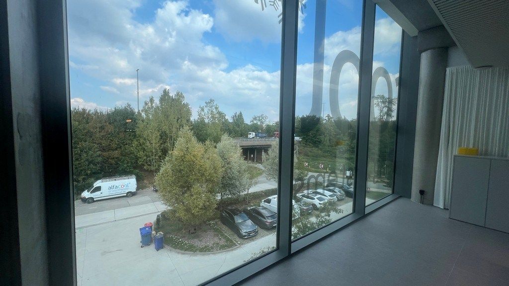 Recent magazijn te huur langs E40 in Erembodegem foto 10