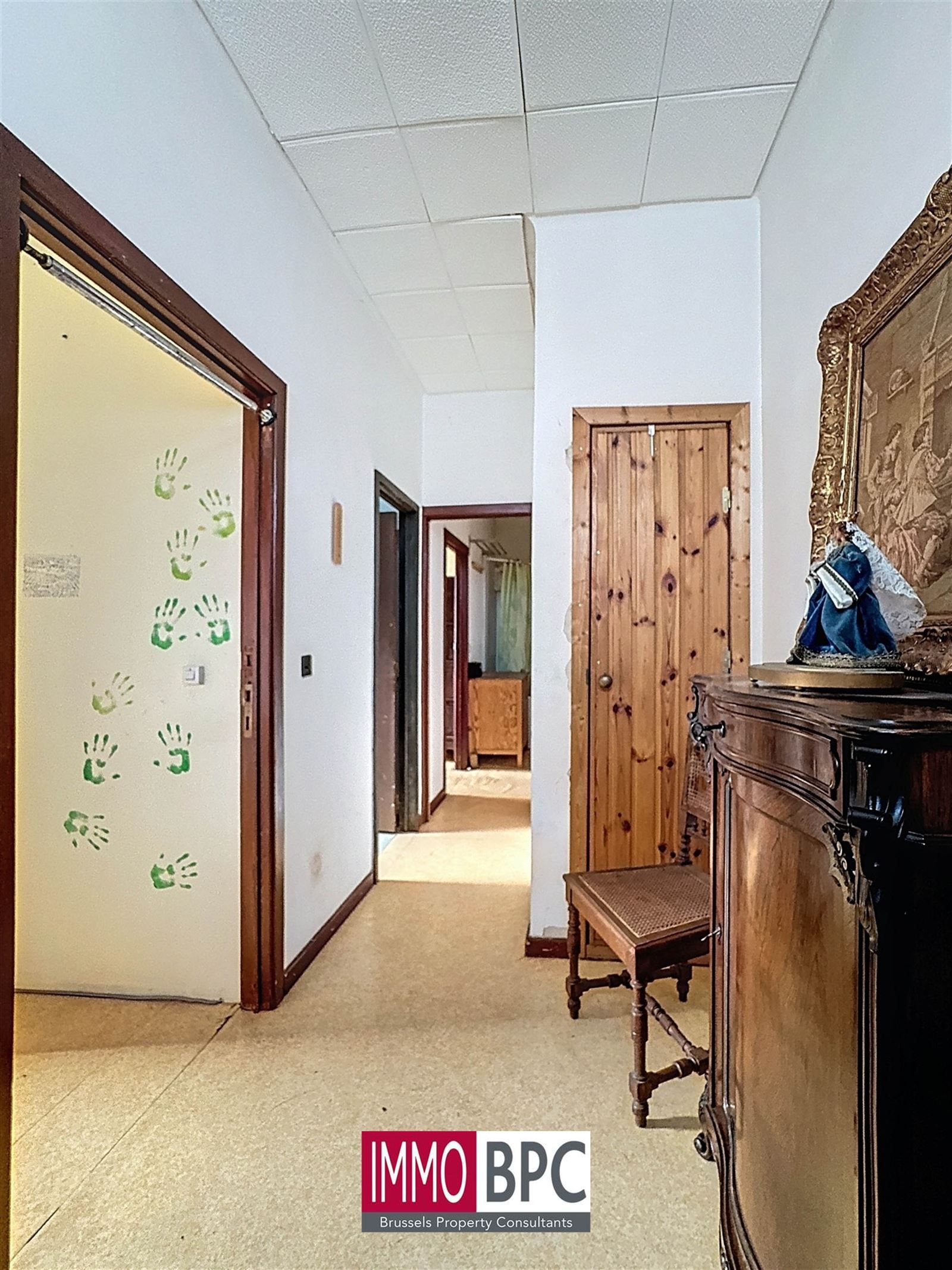 Kleine charmante achterwoning met tuin en dubbele garage te renoveren  foto 14