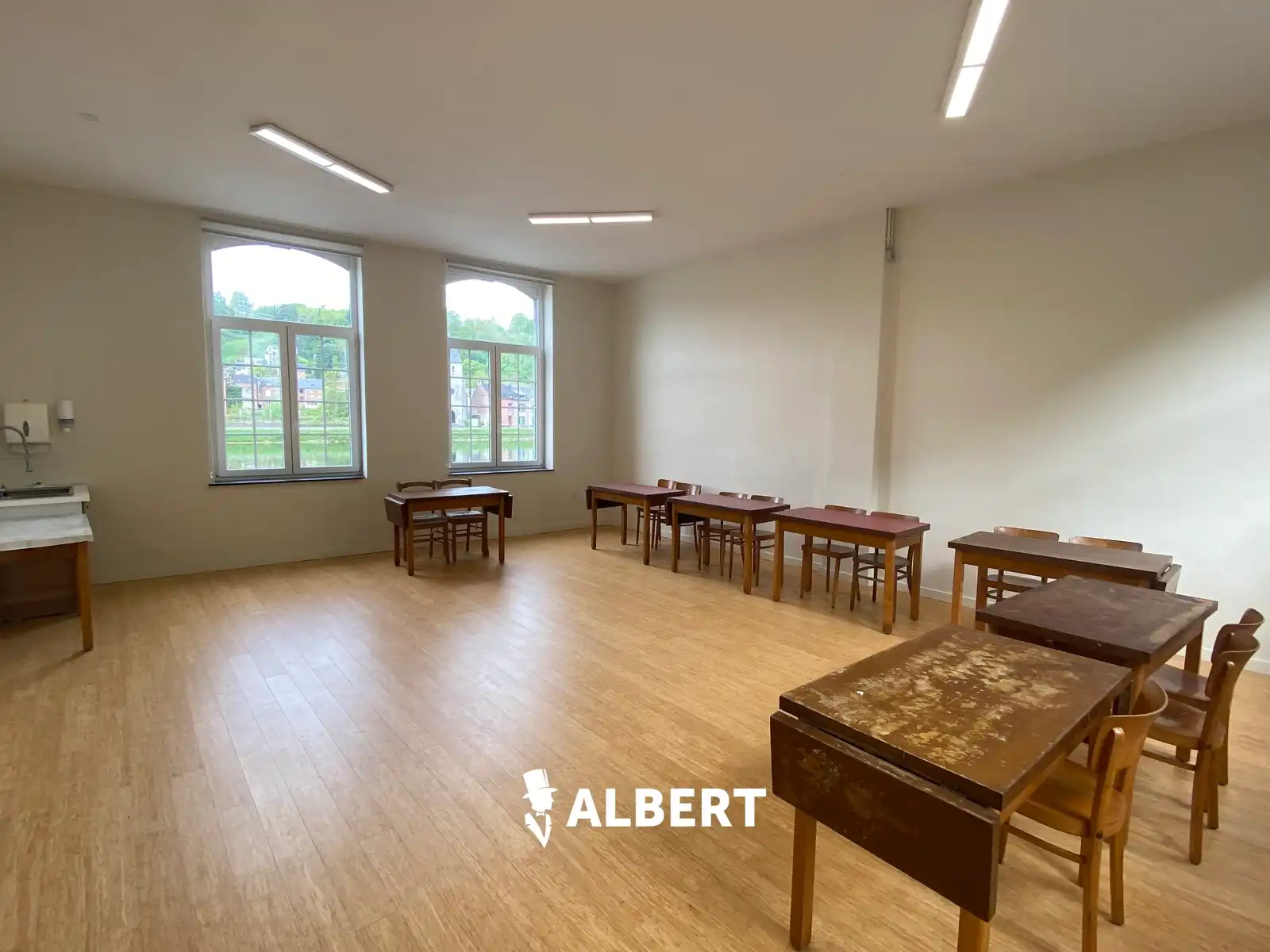 Prachtig gerenoveerde ruime woning (oude school) in Dinant! foto 18